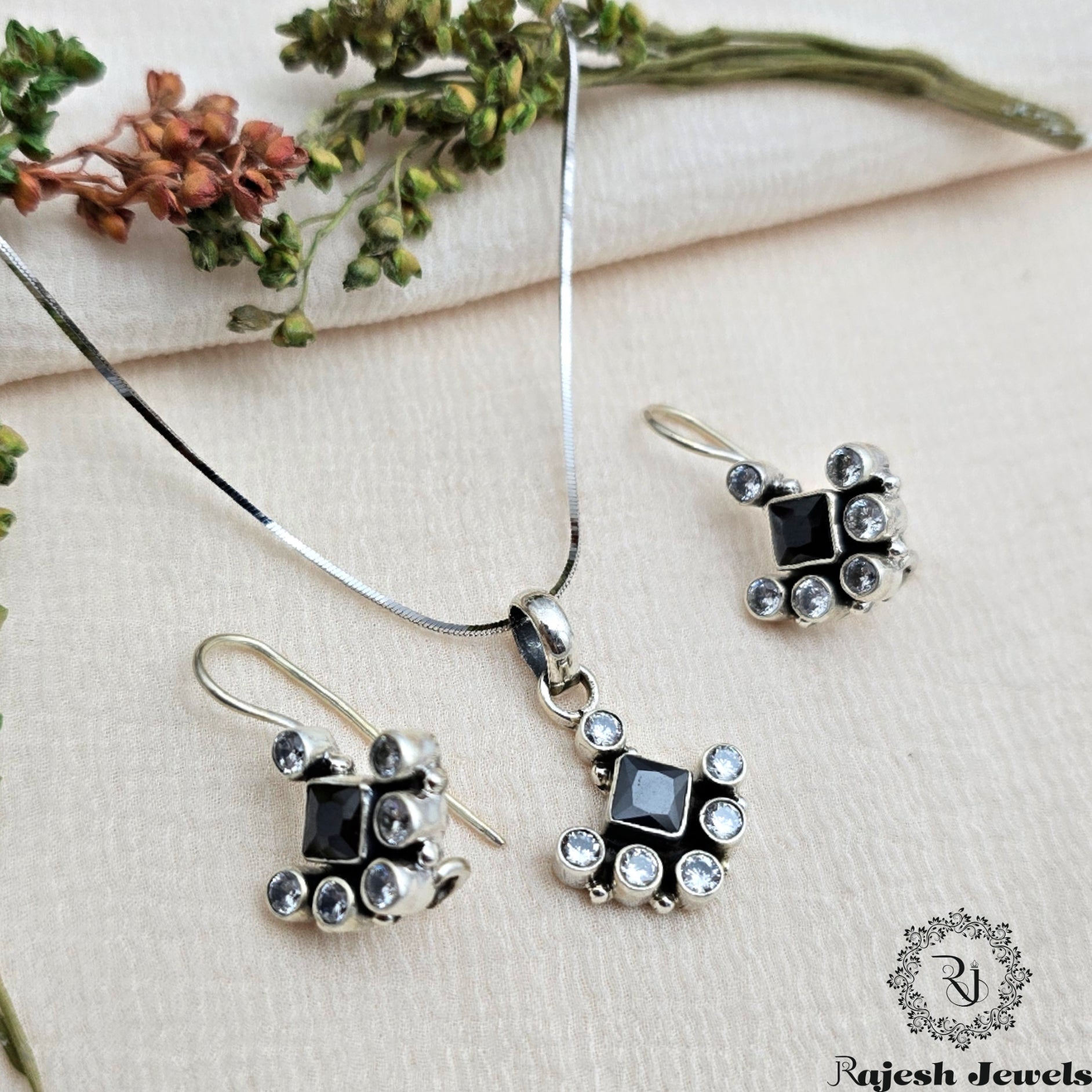 Incredible Black Cutstone Pendant Set