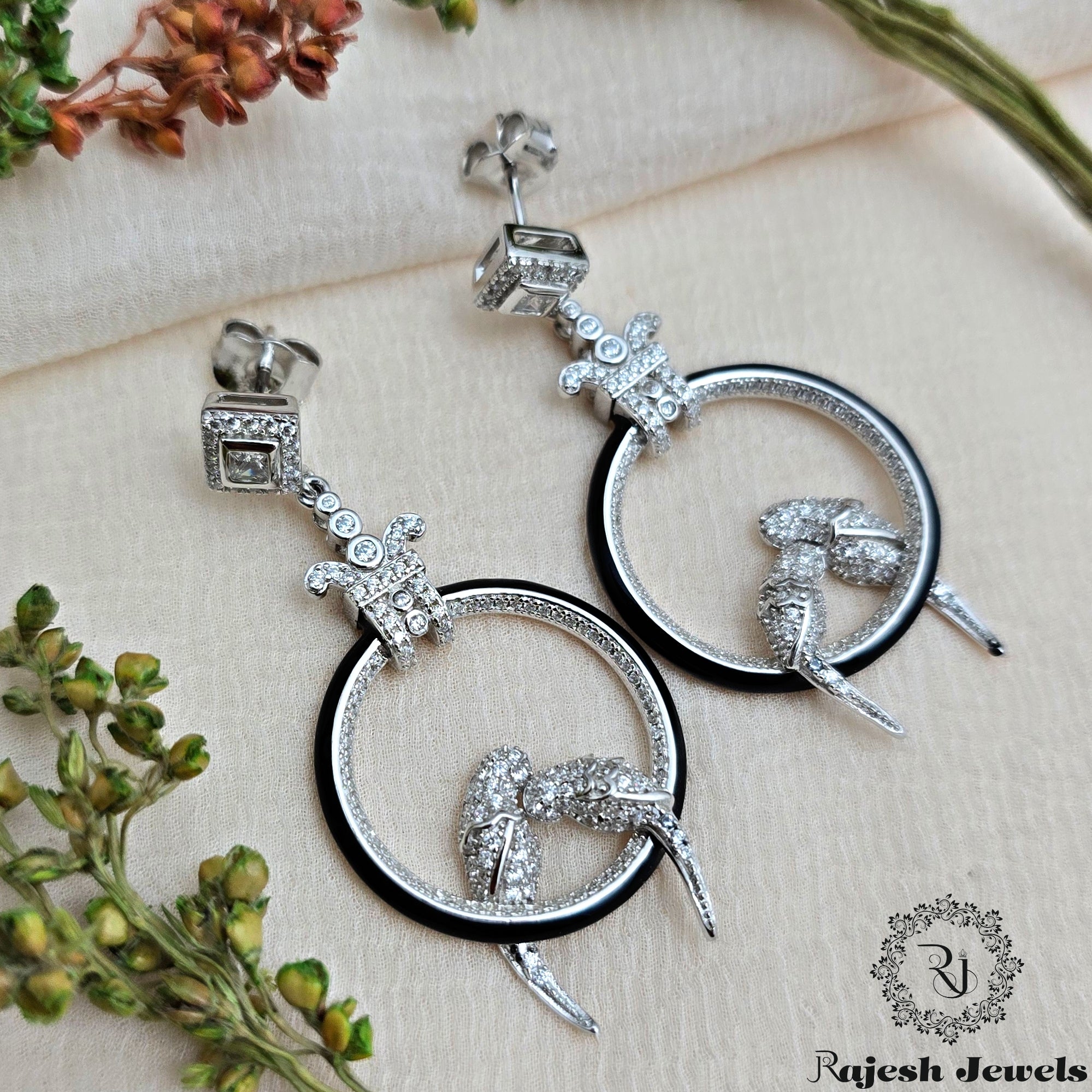 Eye Catchy Loving Birds Silver Earring