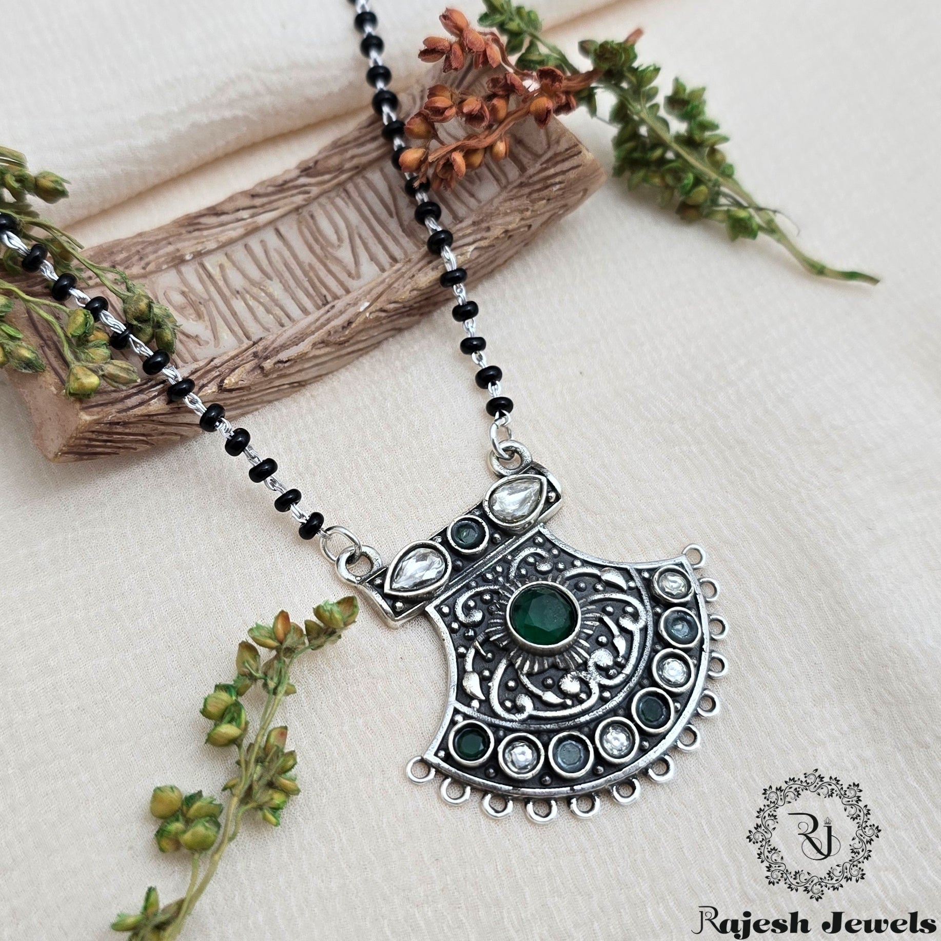 Graceful Green Silver Blackbead Mangalsutra