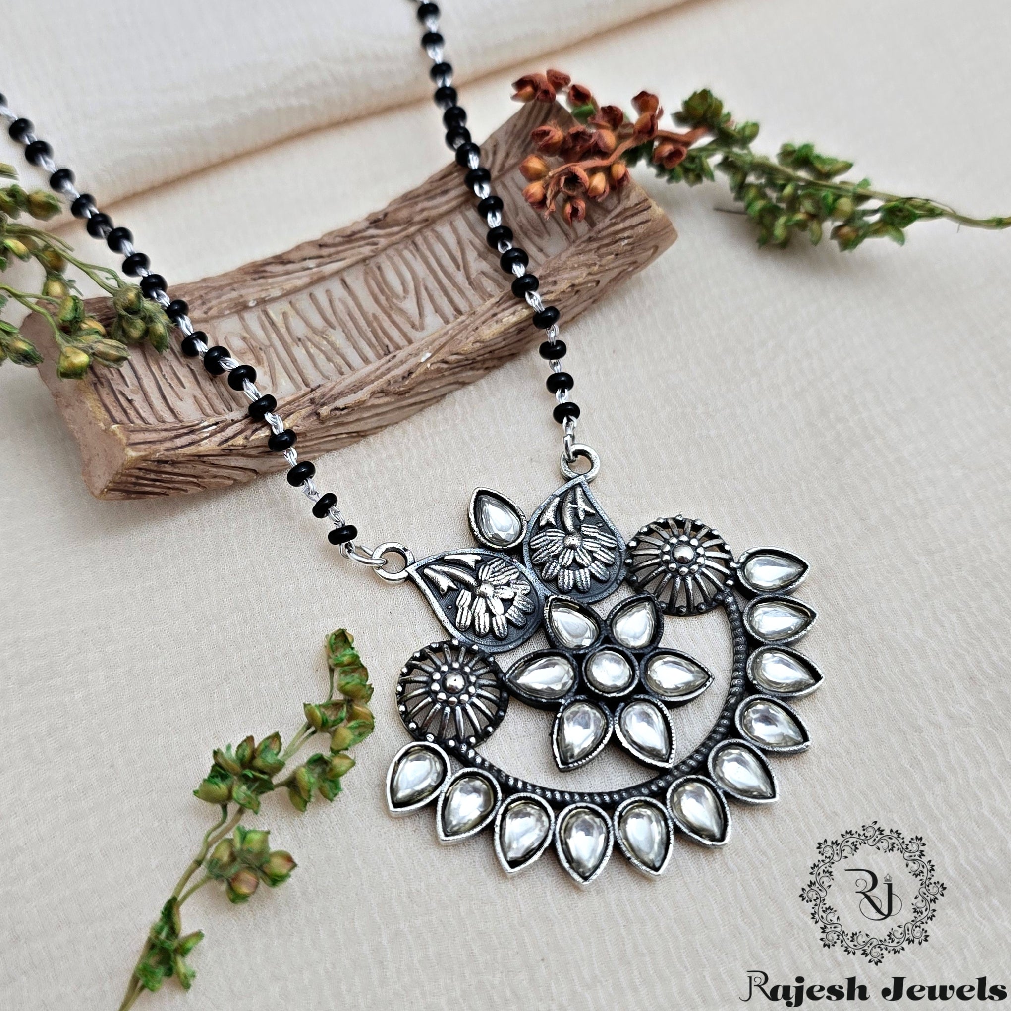 Shimmering Oxidised Blackbead Mangalsutra