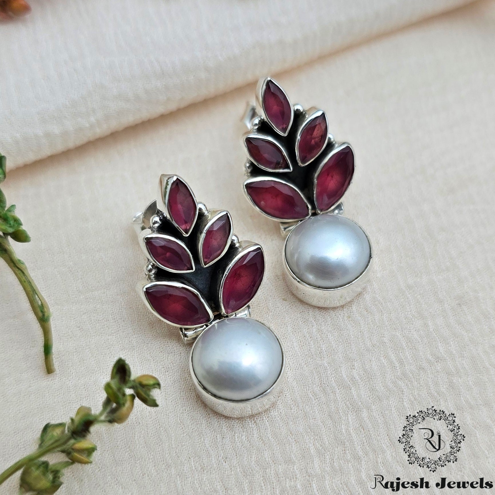 Spectacular Cutstone Stud Earrings