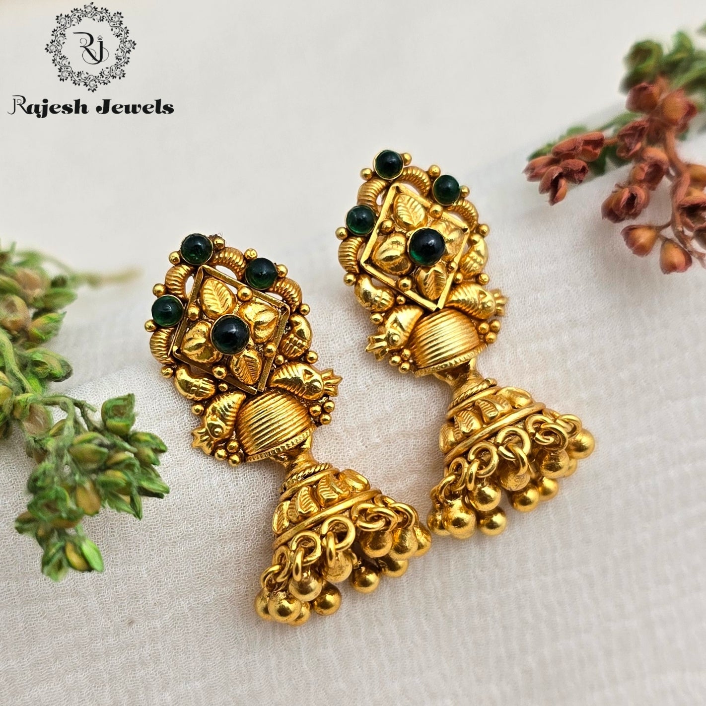 Graceful Green Silver Jumka