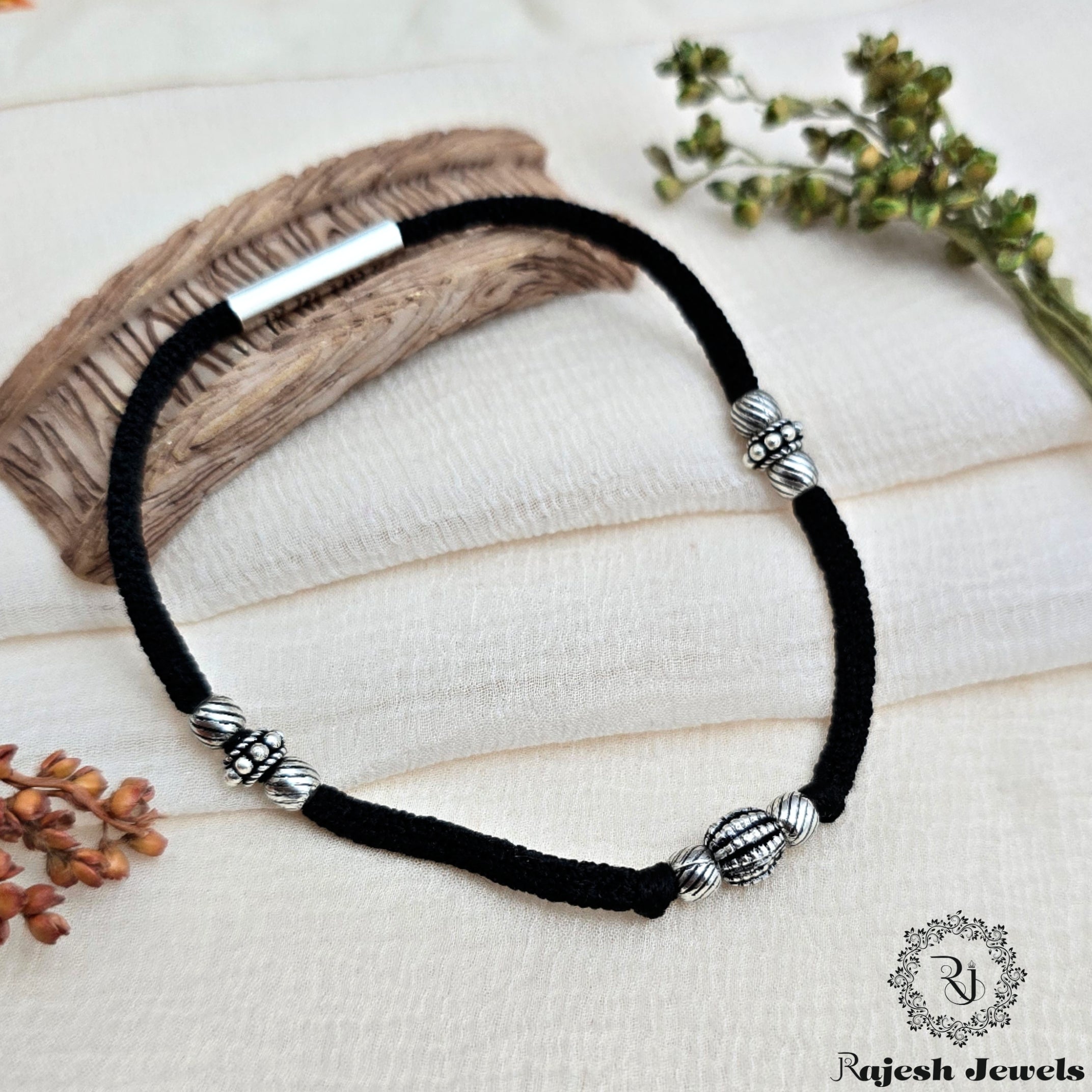 Delicate Oxidised Elastic Nazariya Anklet
