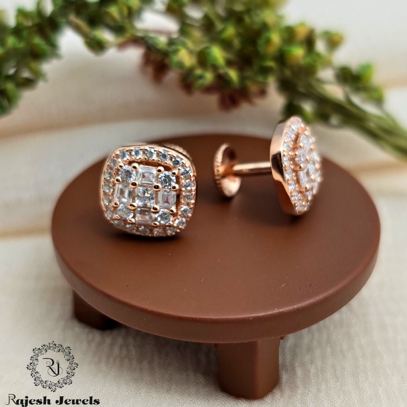 Squared Cz Rosegold South Screw Stud Earrings