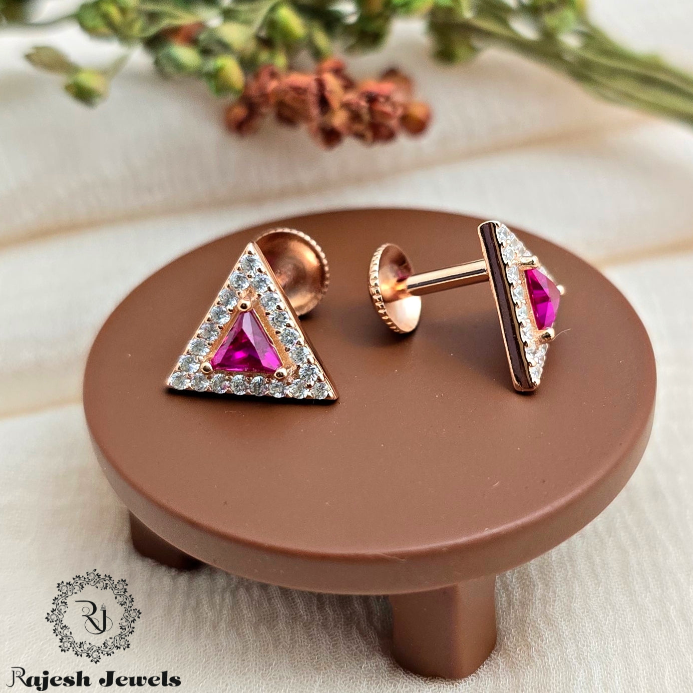 Spectacular Cz South Screw Stud Earrings