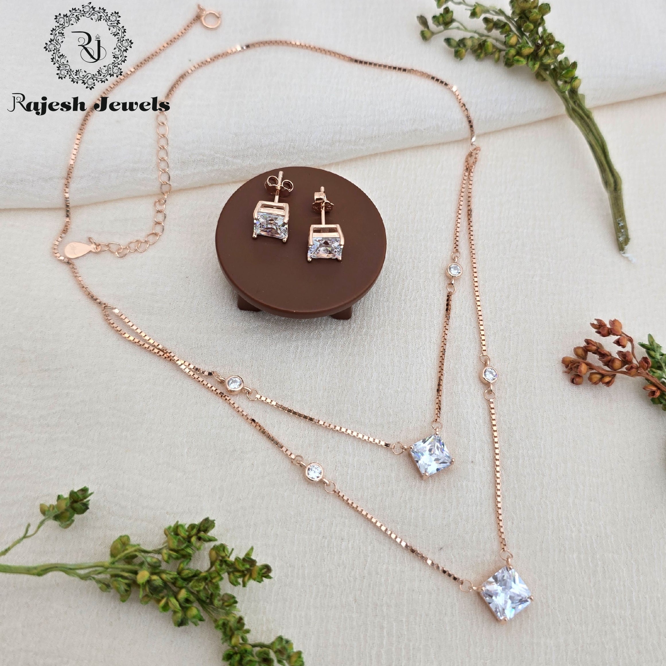 Fabulous Square Drop Minimalistic Necklace