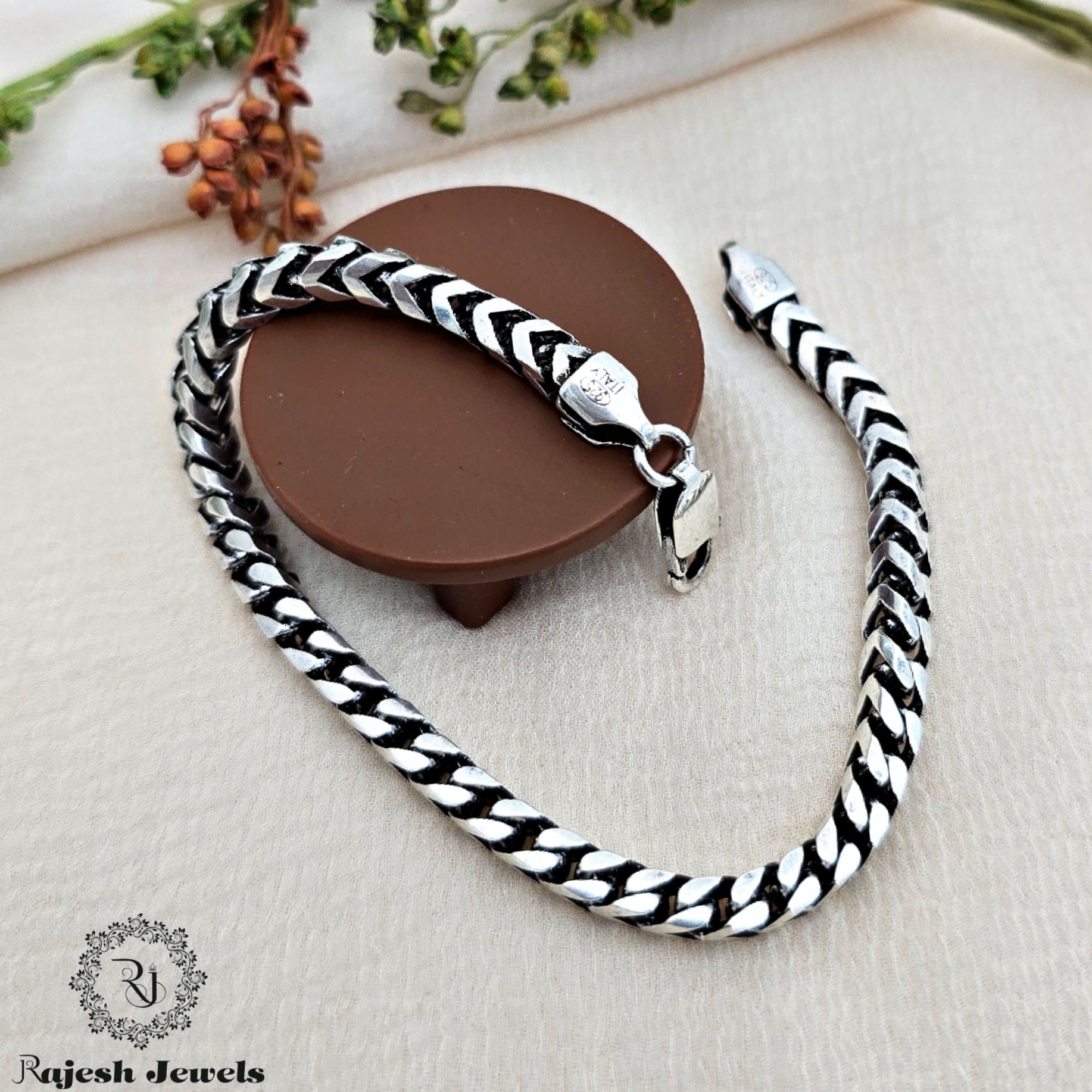 Magnificent Box cut Oxidised Men's Bracelet