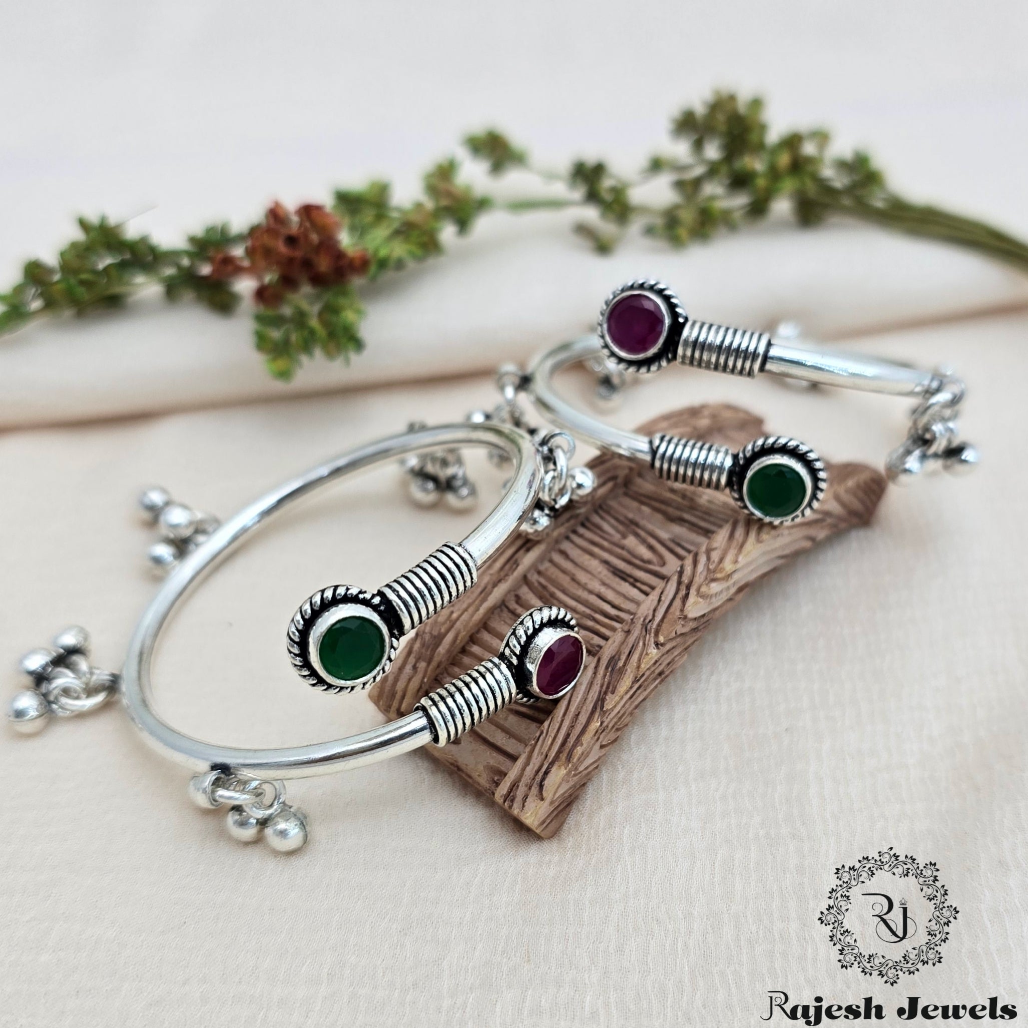 Ghungroo Red & Green Kid's Kada