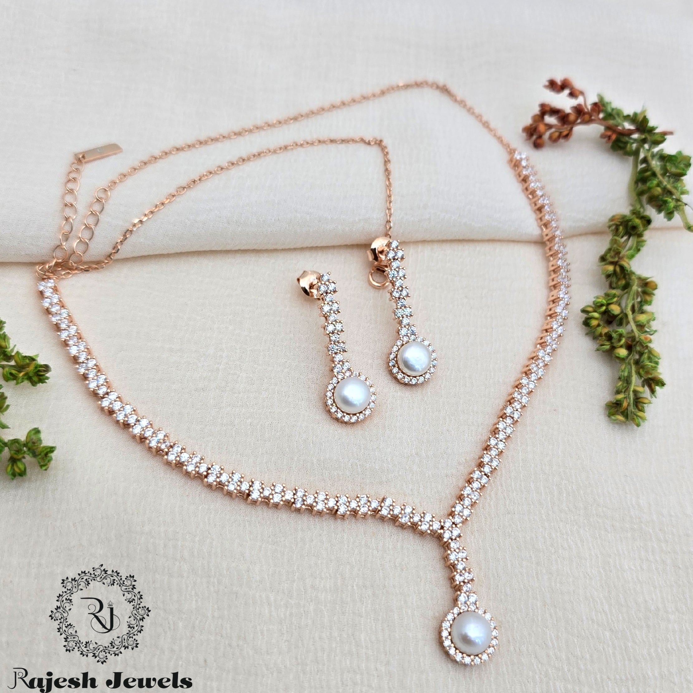Flamboyant Rosegold Pearl Cz Necklace