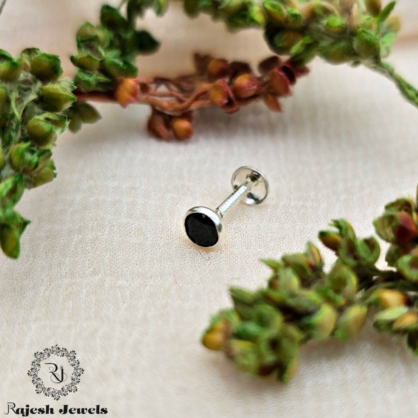Beautiful Black Dot South Screw Studs