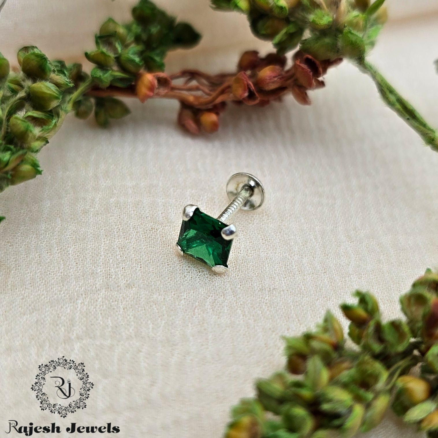 Green Squared 6mm South Screw Nosepin