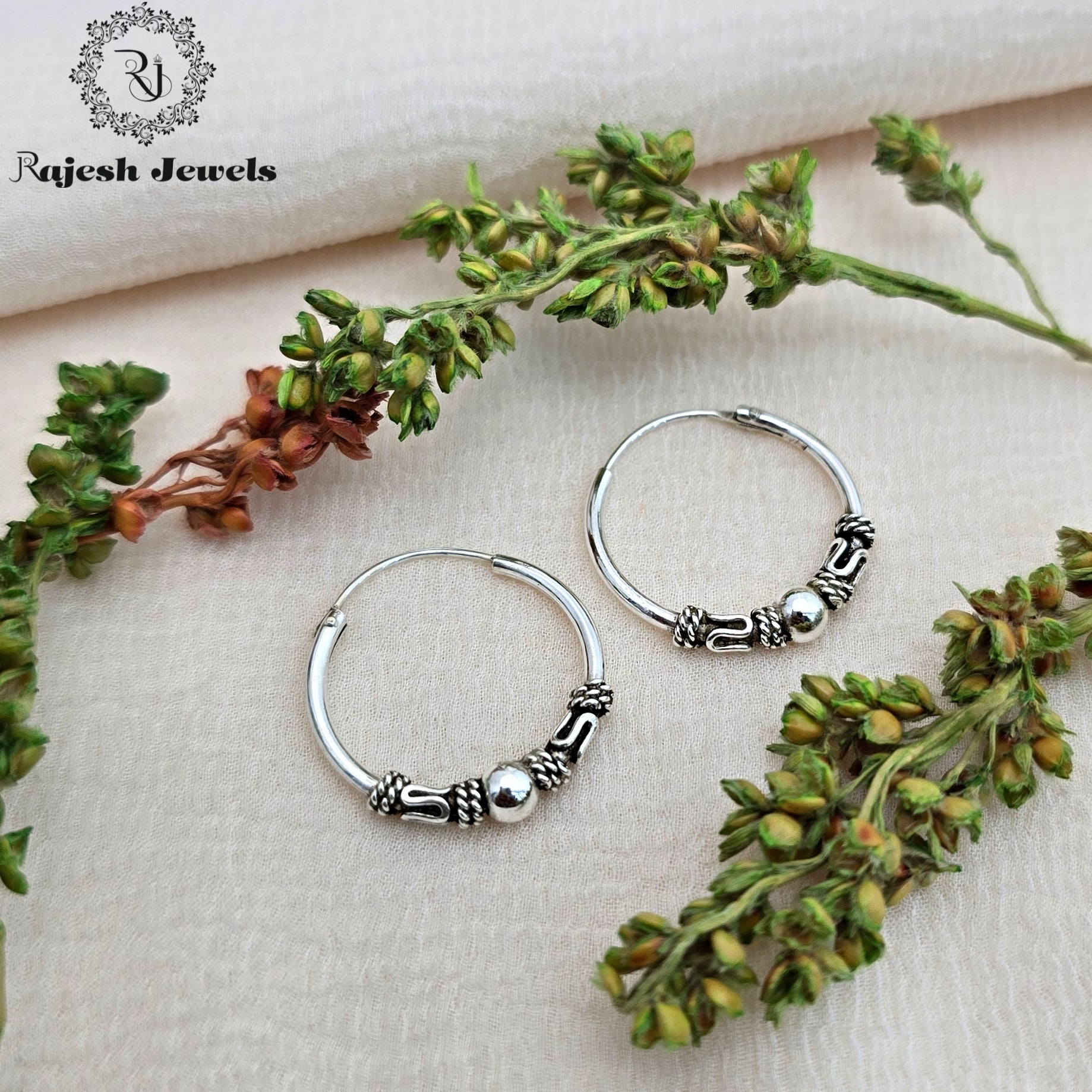 Minimalistic Balled Bali Earrings