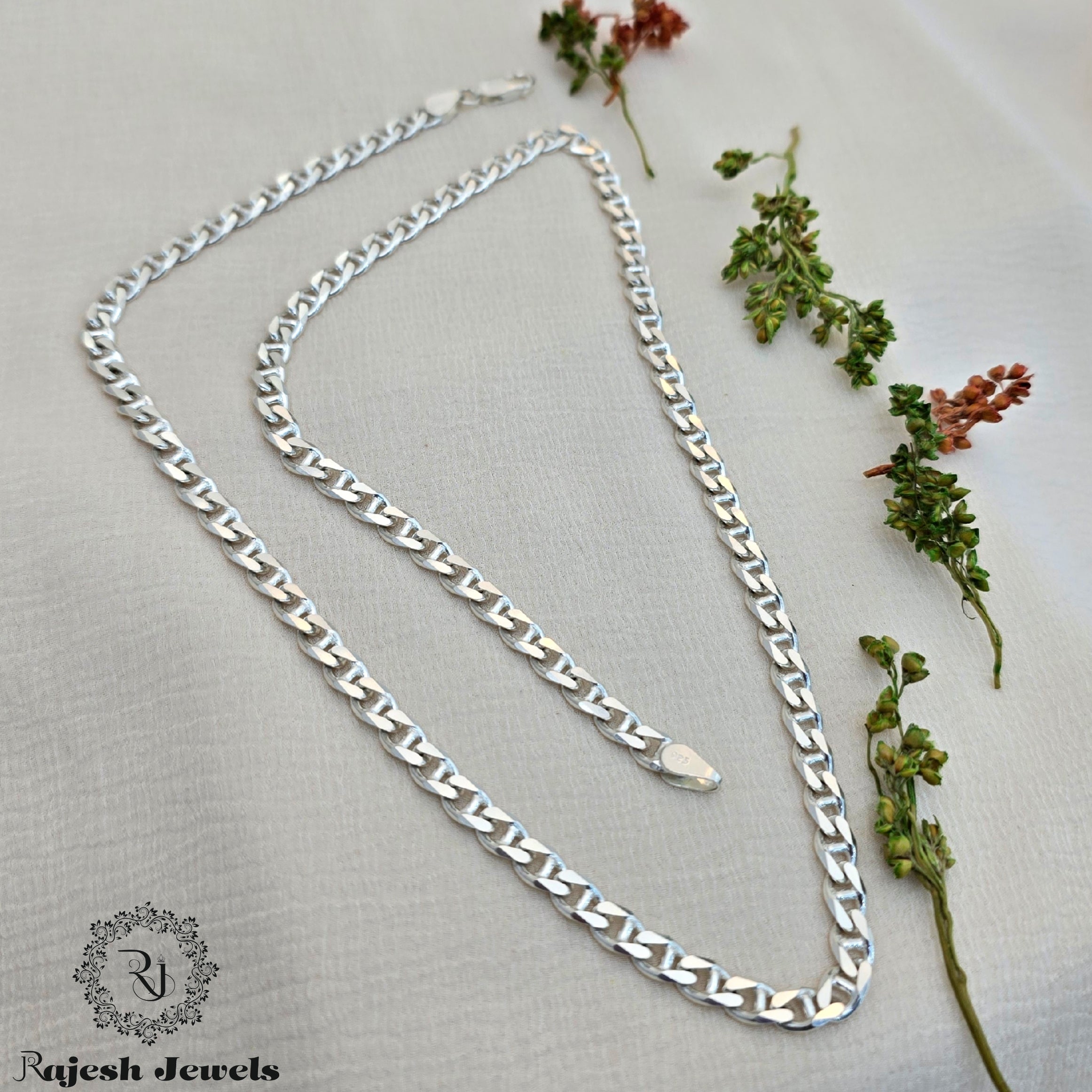 Alluring Silver Men's Neckchain