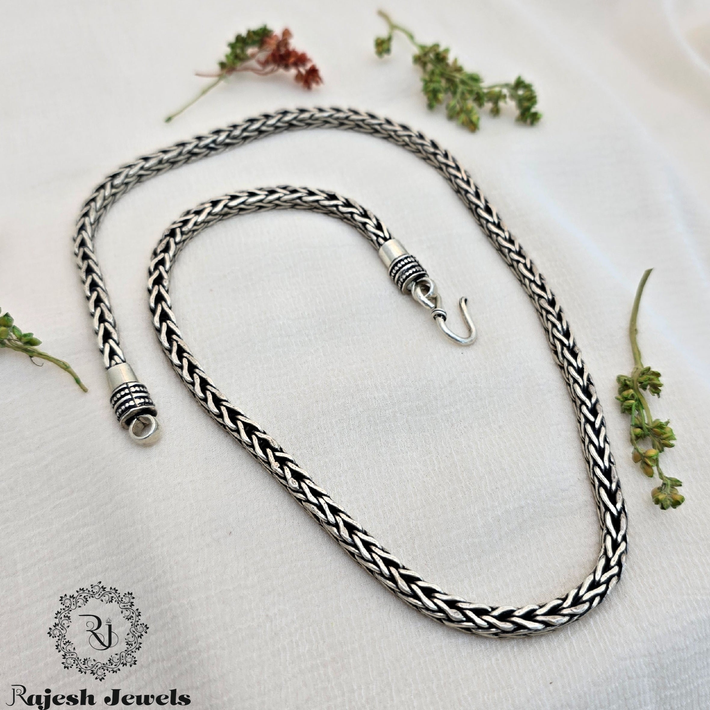 Comfortable Cuboid Oxidised Men's Neckchain