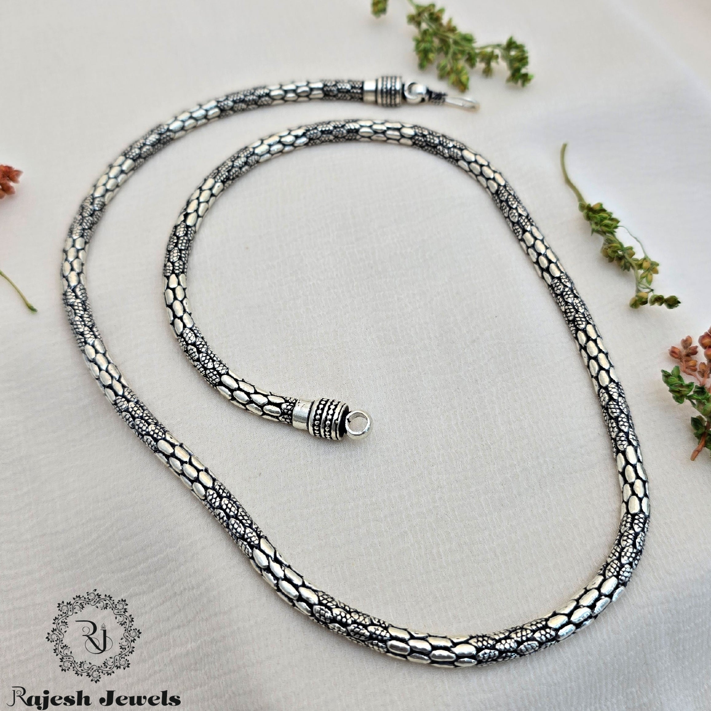 Eye Catchy Filigree Oxidised Men's Neckchain