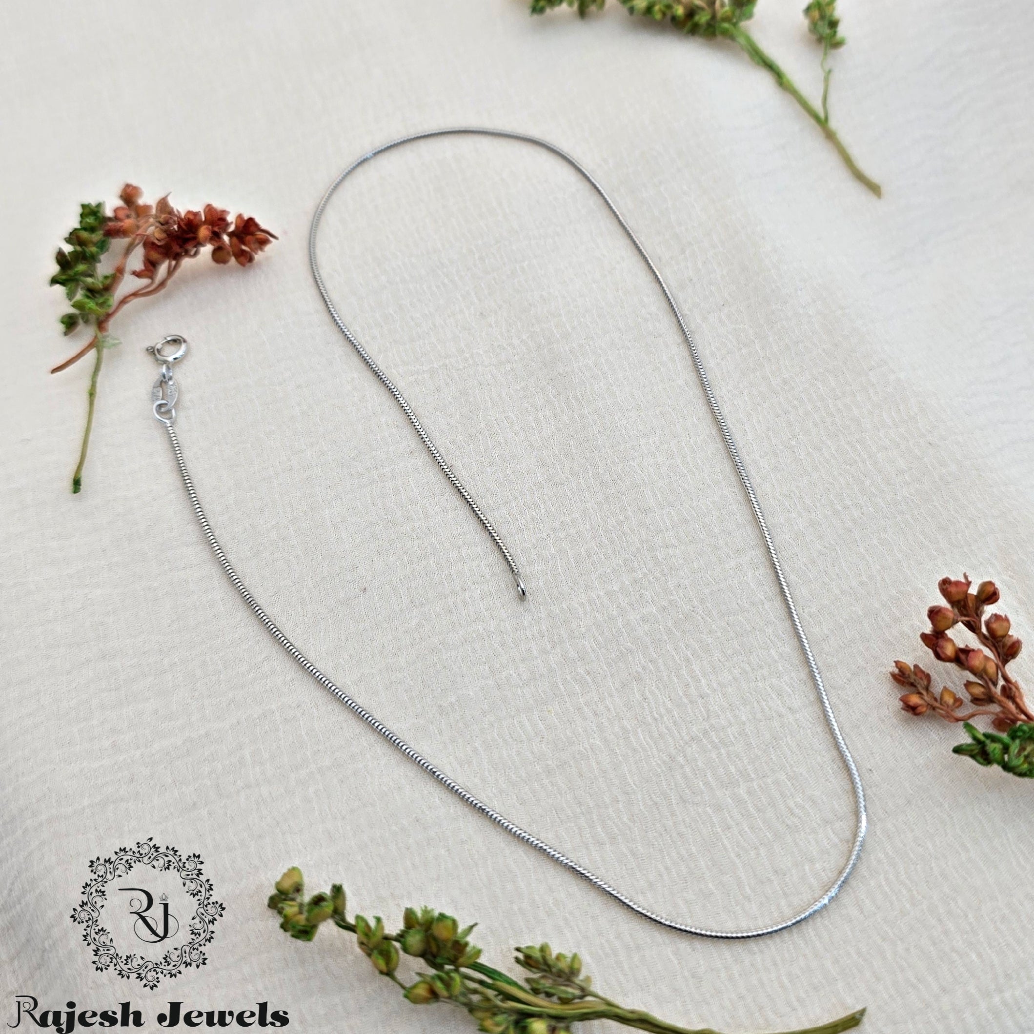 Sleek Rhodium Finish Neckchain