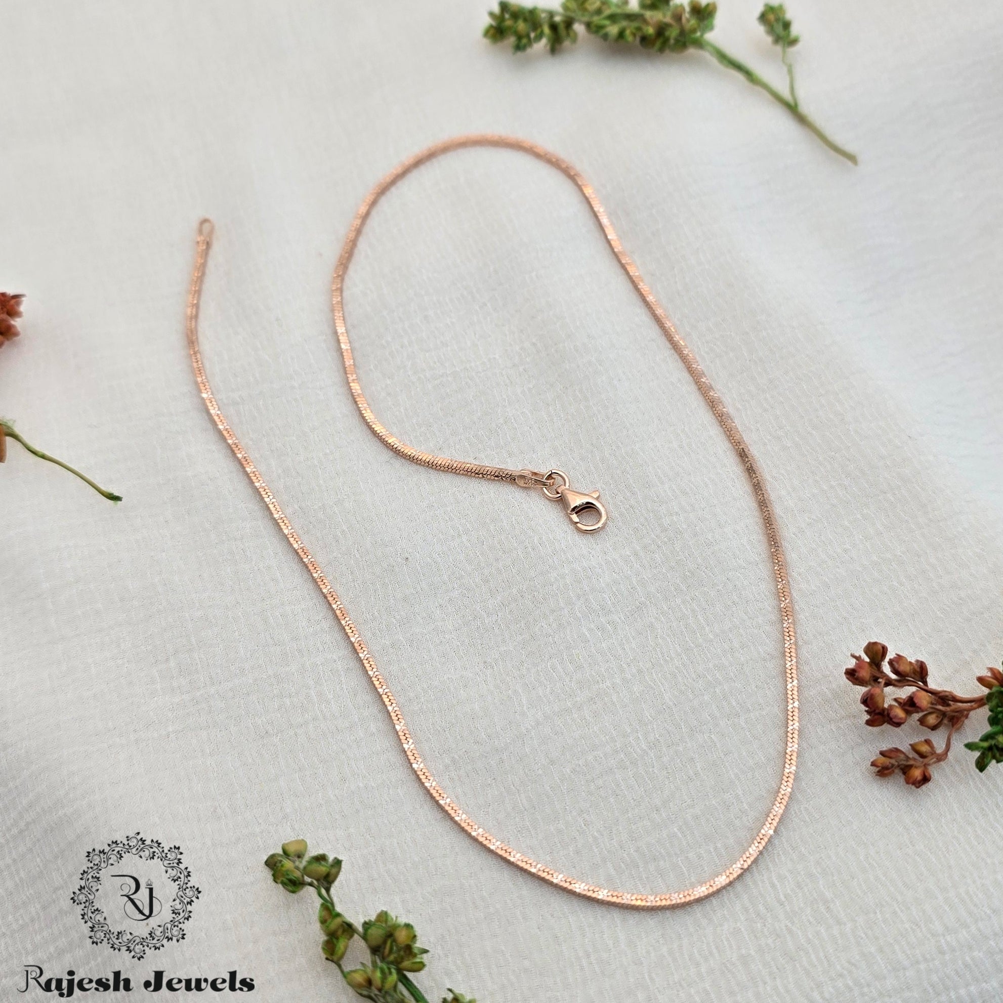 Mesmerizing Rosegold Italian Neckchain