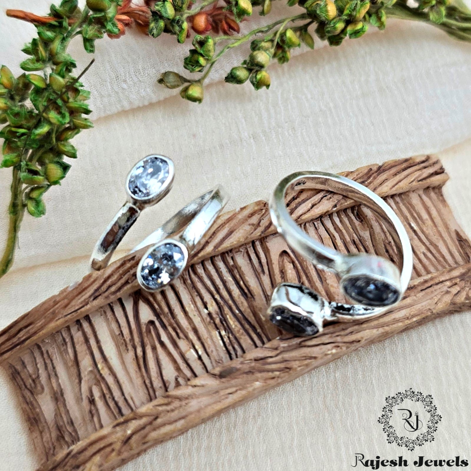 Sparkling Oval Top Adjustable Toering