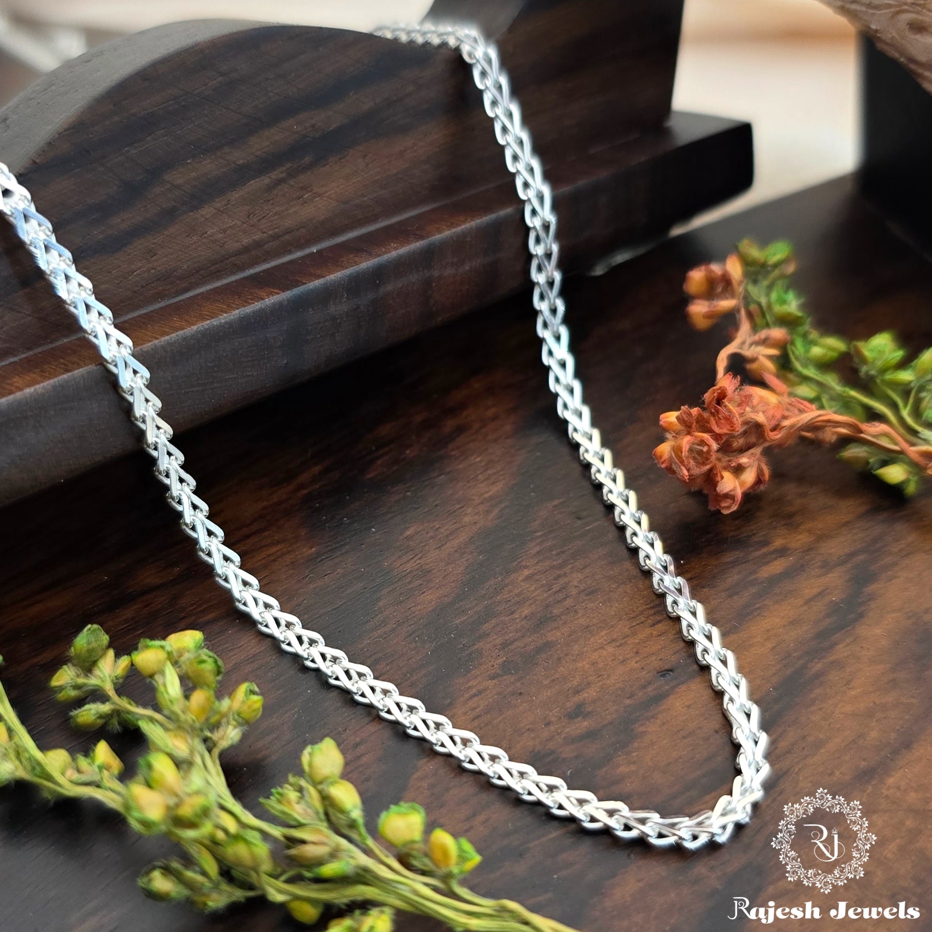 Mesmerizing Linked Sterling Silver Neckchain
