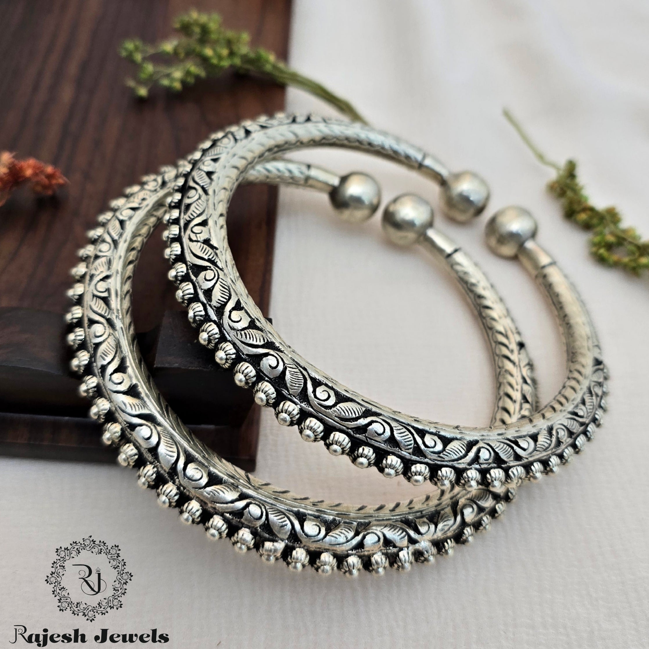 Mesmerizing Nakshi Ankle Kada