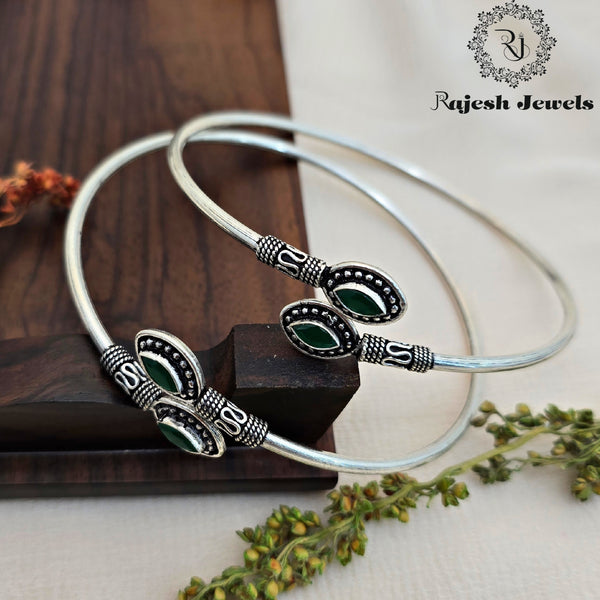 Graceful Green Cutstone Leg Kada