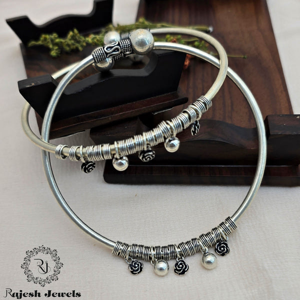 Rosette Charms Oxidised Ankle Kada