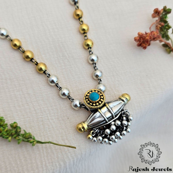 Mesmerizing Turquoise Dual Tone Neckpiece