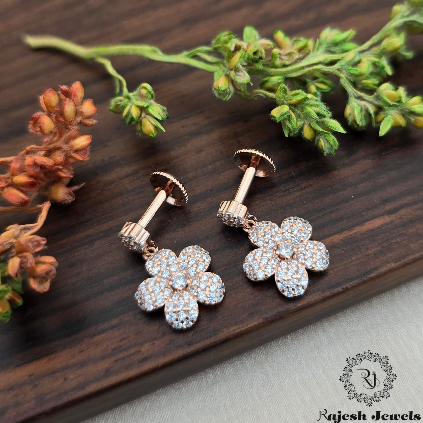 Vibrant Rosegold South Screw Earrings