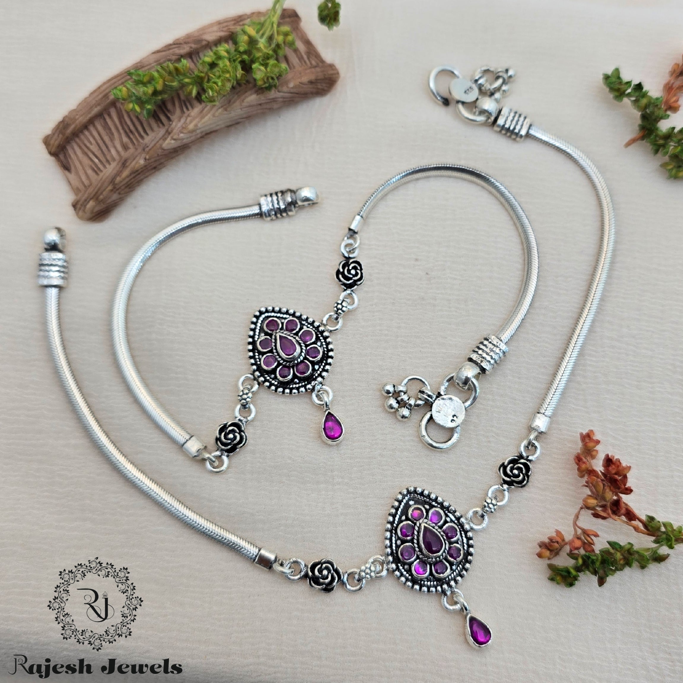 Fascinating Silver Cutstone Anklet