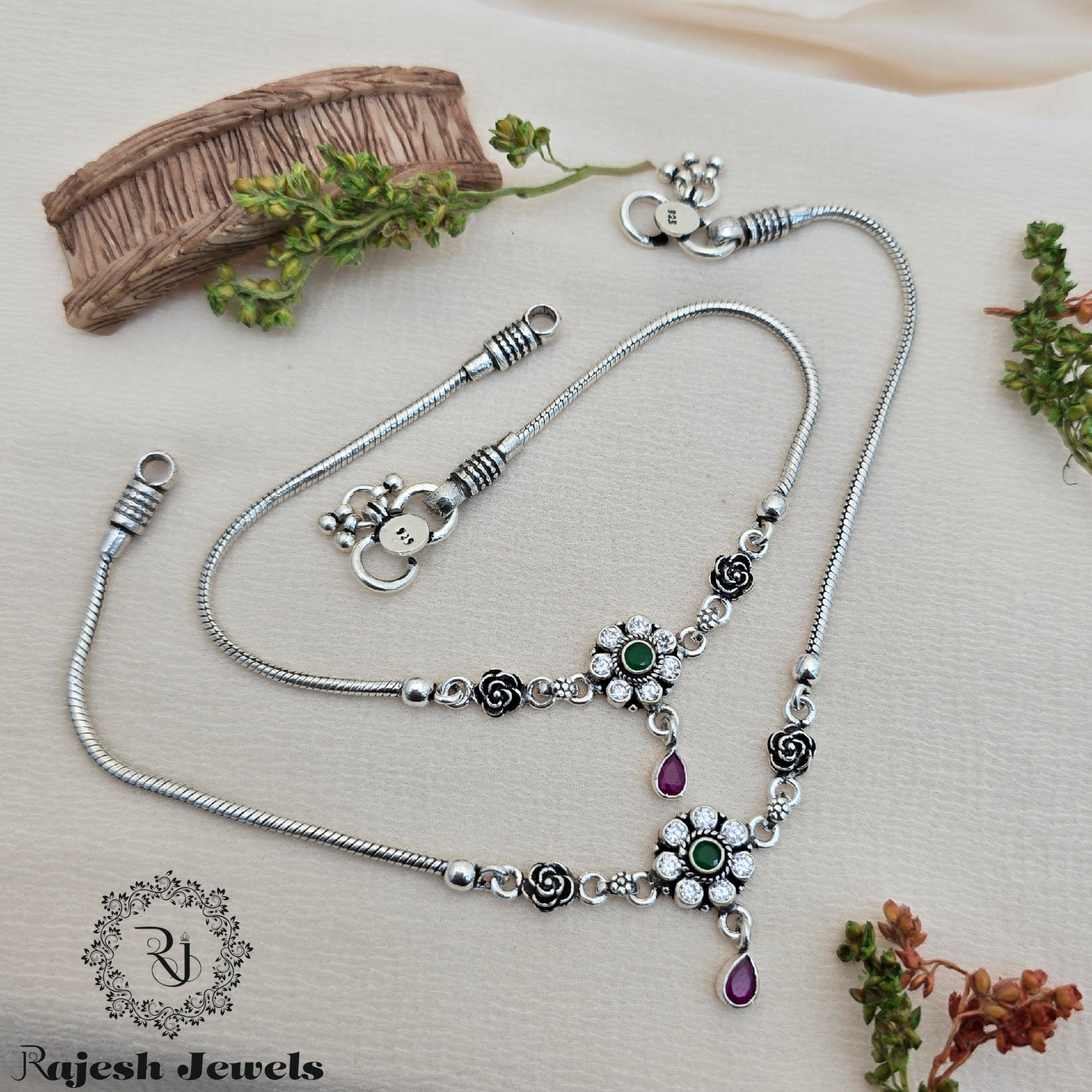 Shimmering Red Green Silver Cutstone Anklet