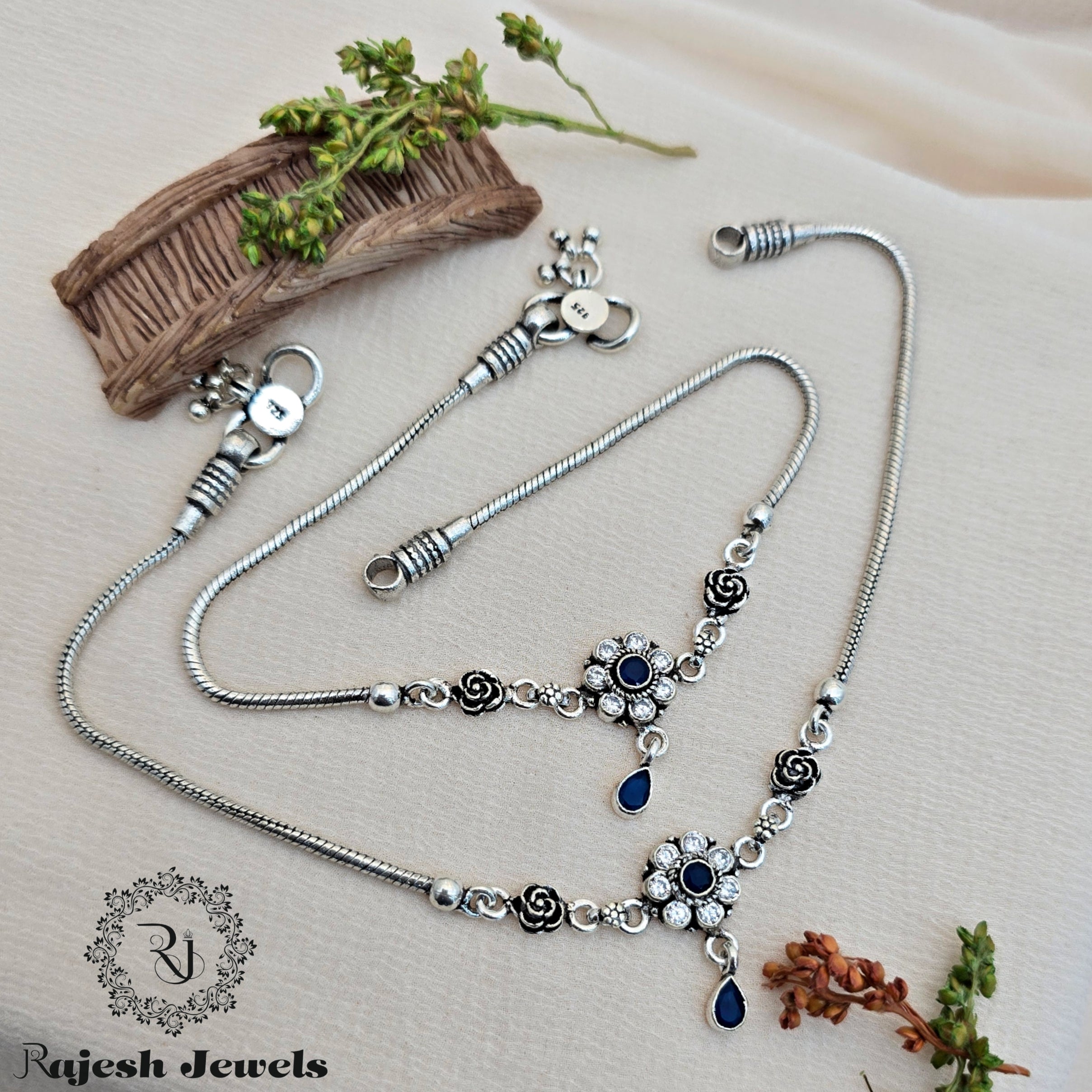 Alluring Cutstone Silver Anklet