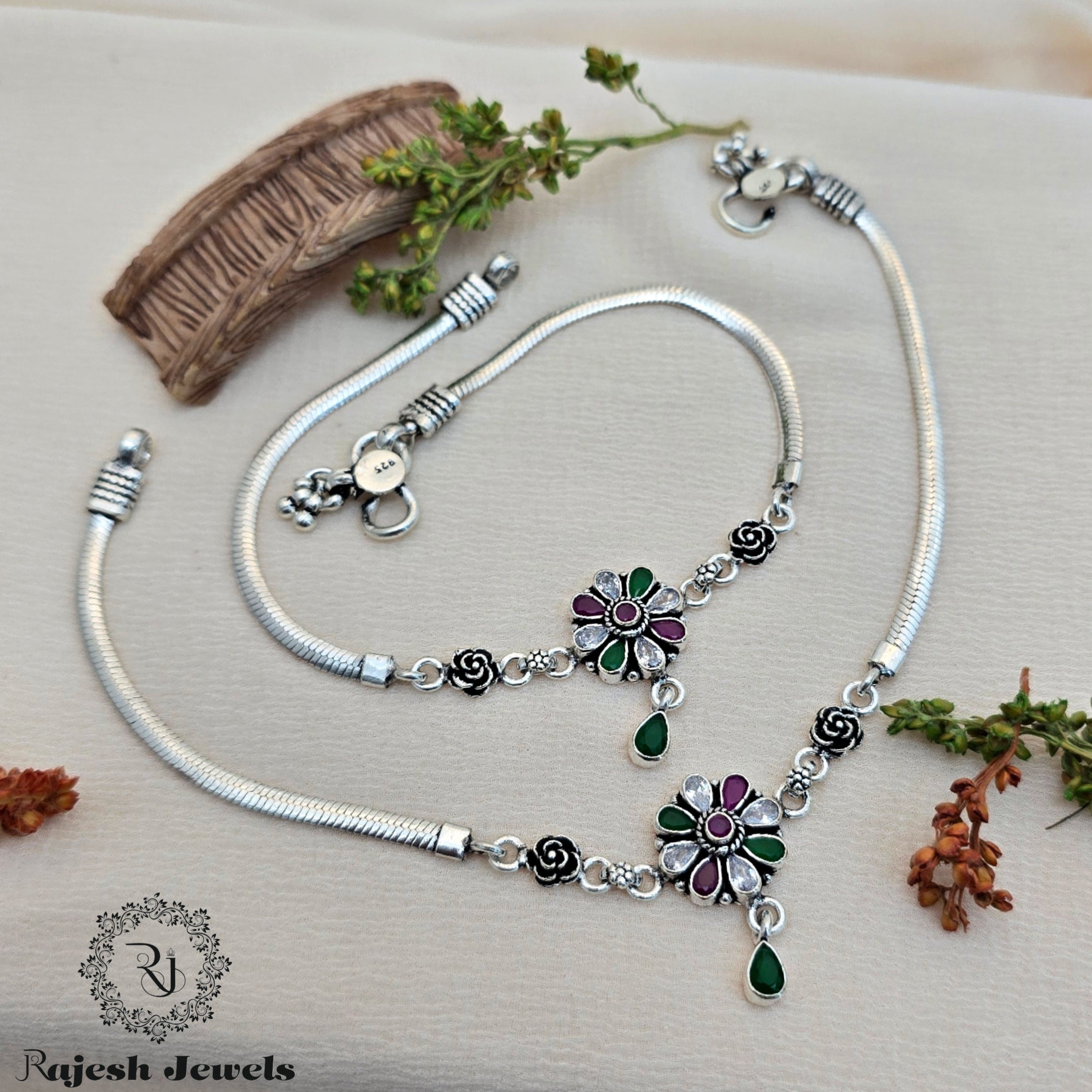 Classy Floral Silver Cutstone Anklet