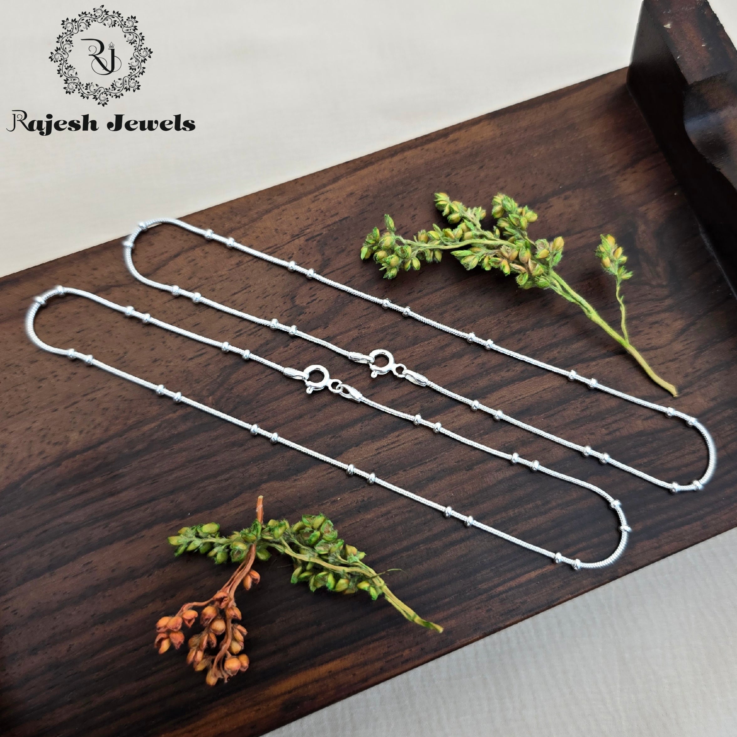 Sleek Shimmering Snake Chain Silver Anklet