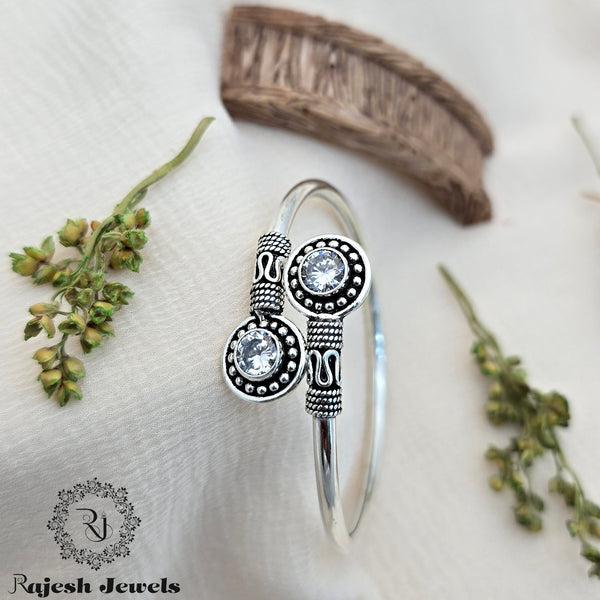 Exceptional Classic Round Cutstone Hand Kada