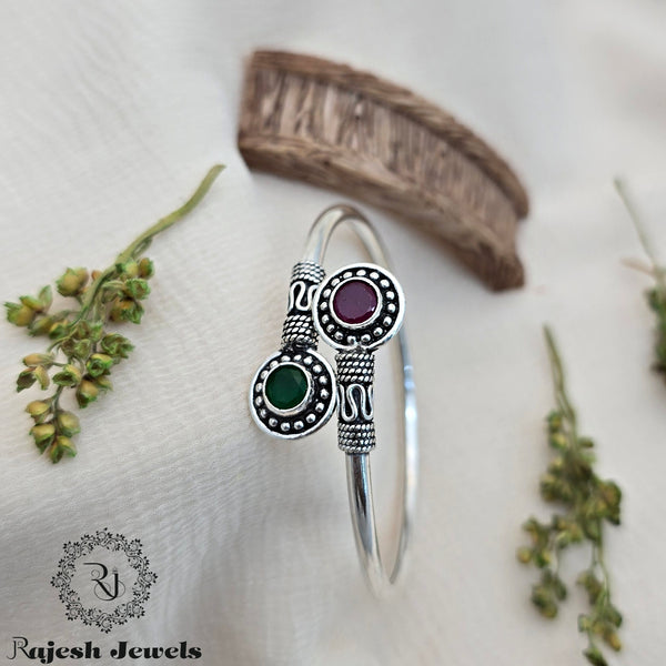 Charismatic Round Shaped Silver Hand Kada