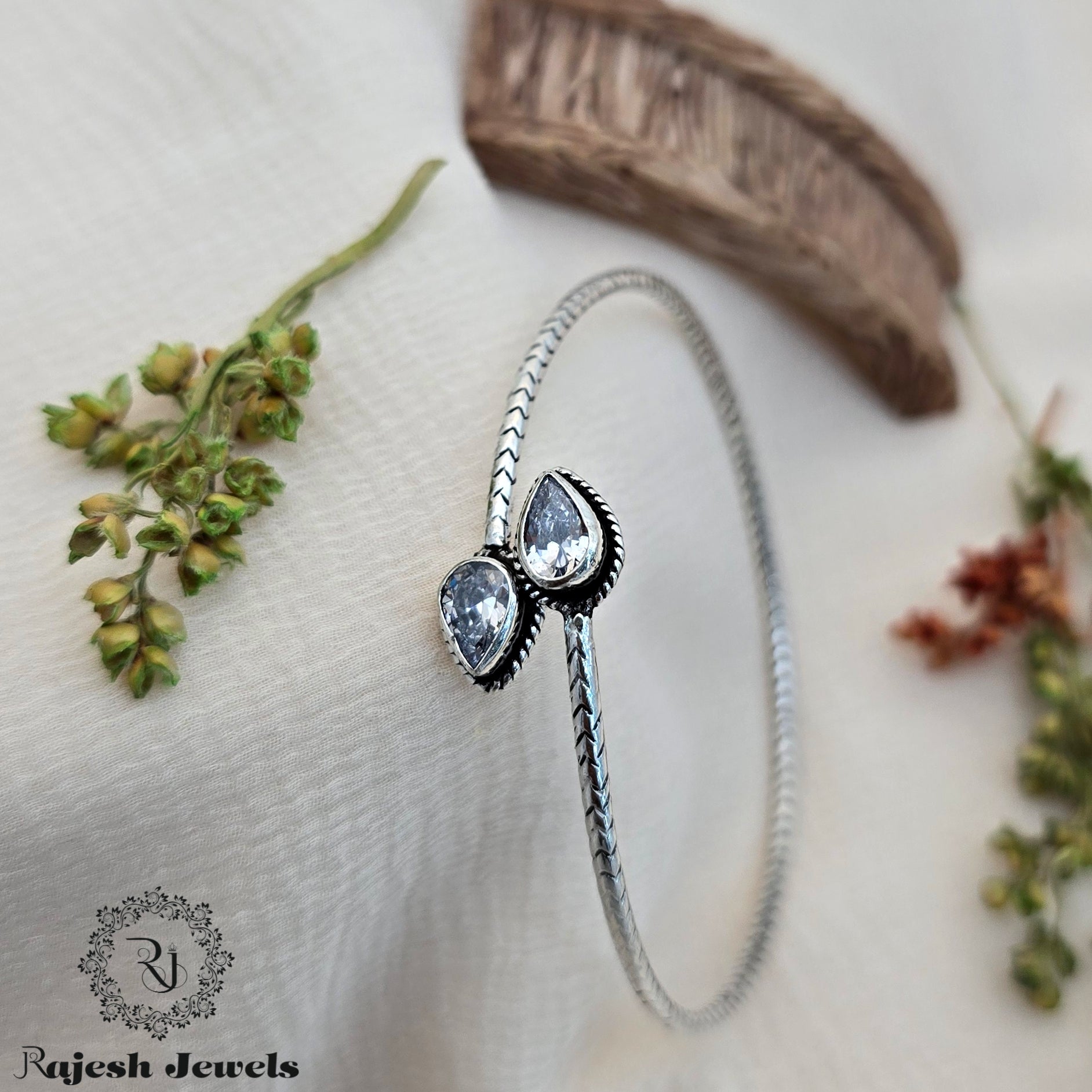Amazing Teardrop Cutstone Silver Hand Kada