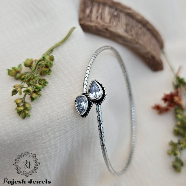 Amazing Teardrop Cutstone Silver Hand Kada