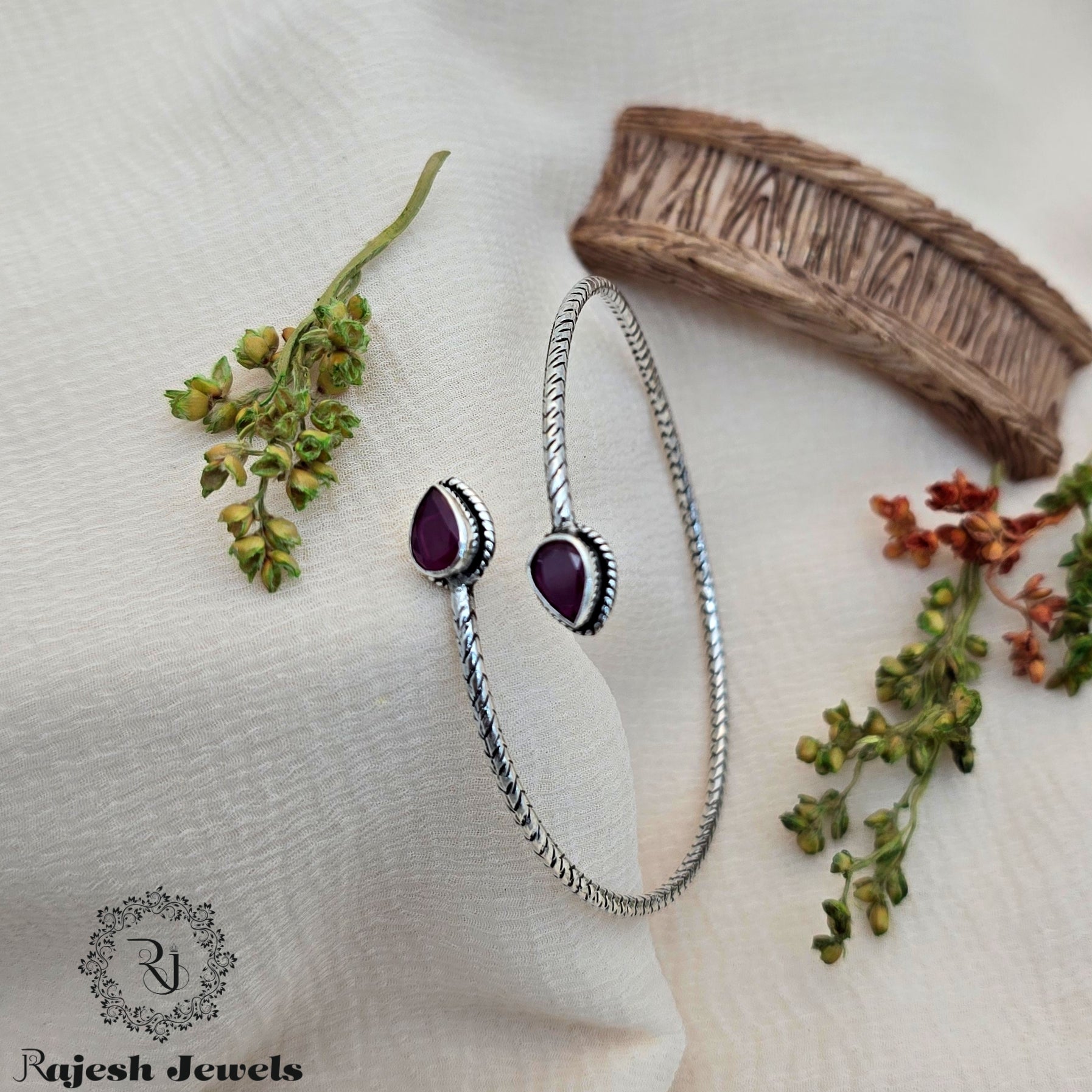 Alluring Radiant Silver Hand Kada