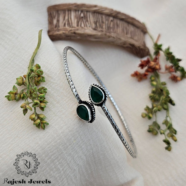 Alluring Green Teardrop Silver Hand Kada