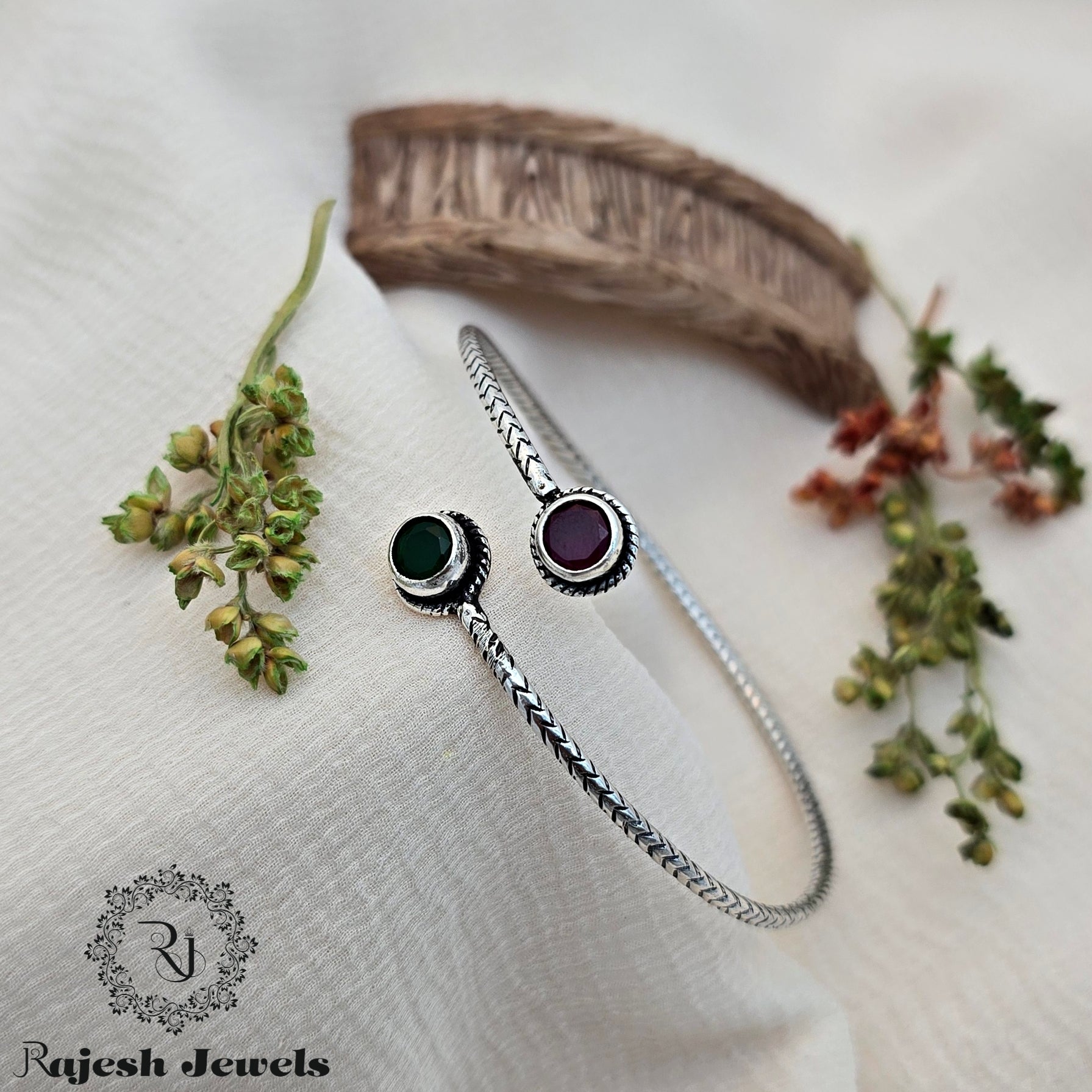Round Red Green Silver Hand Kada