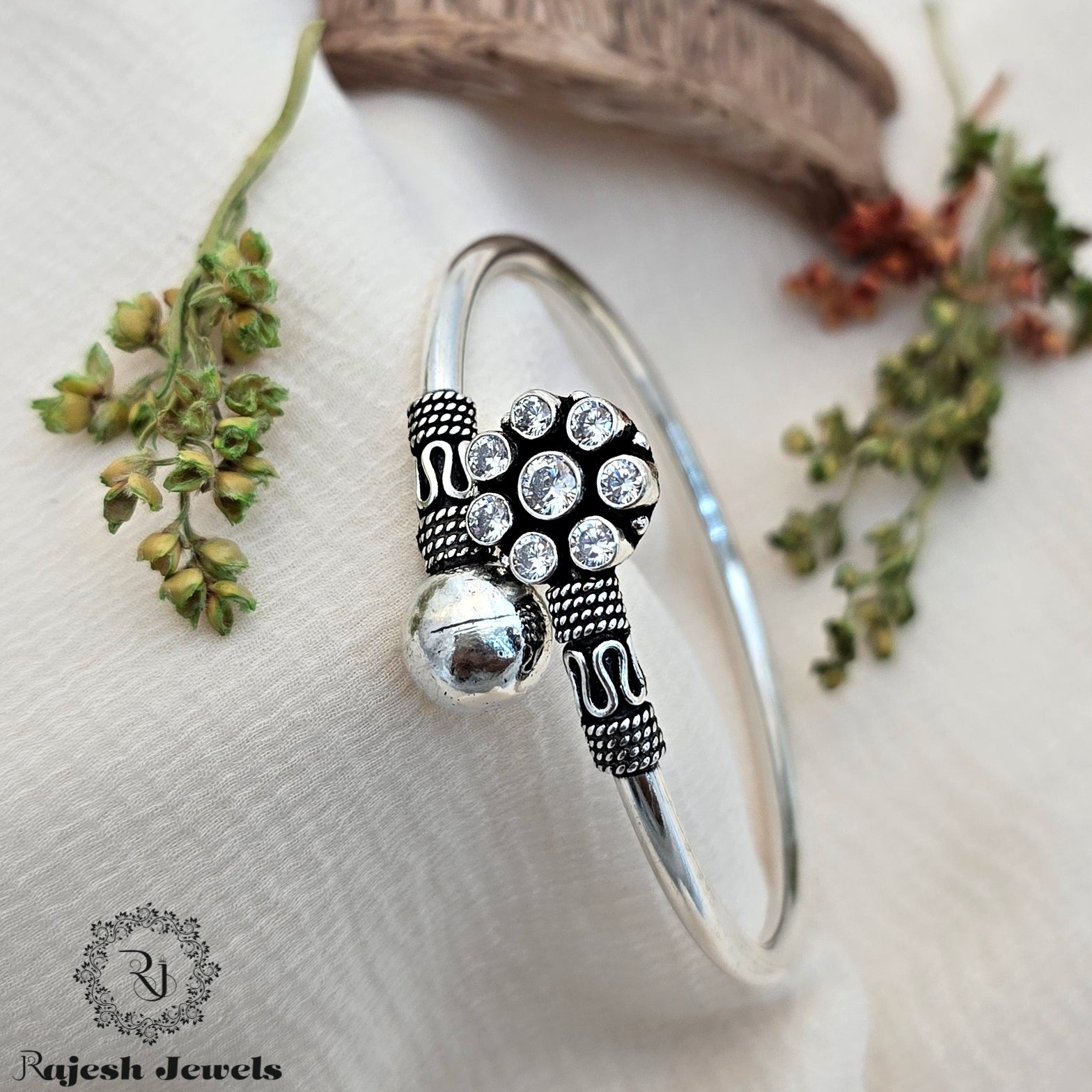 Fabulous Floral Cutstone Hand Kada