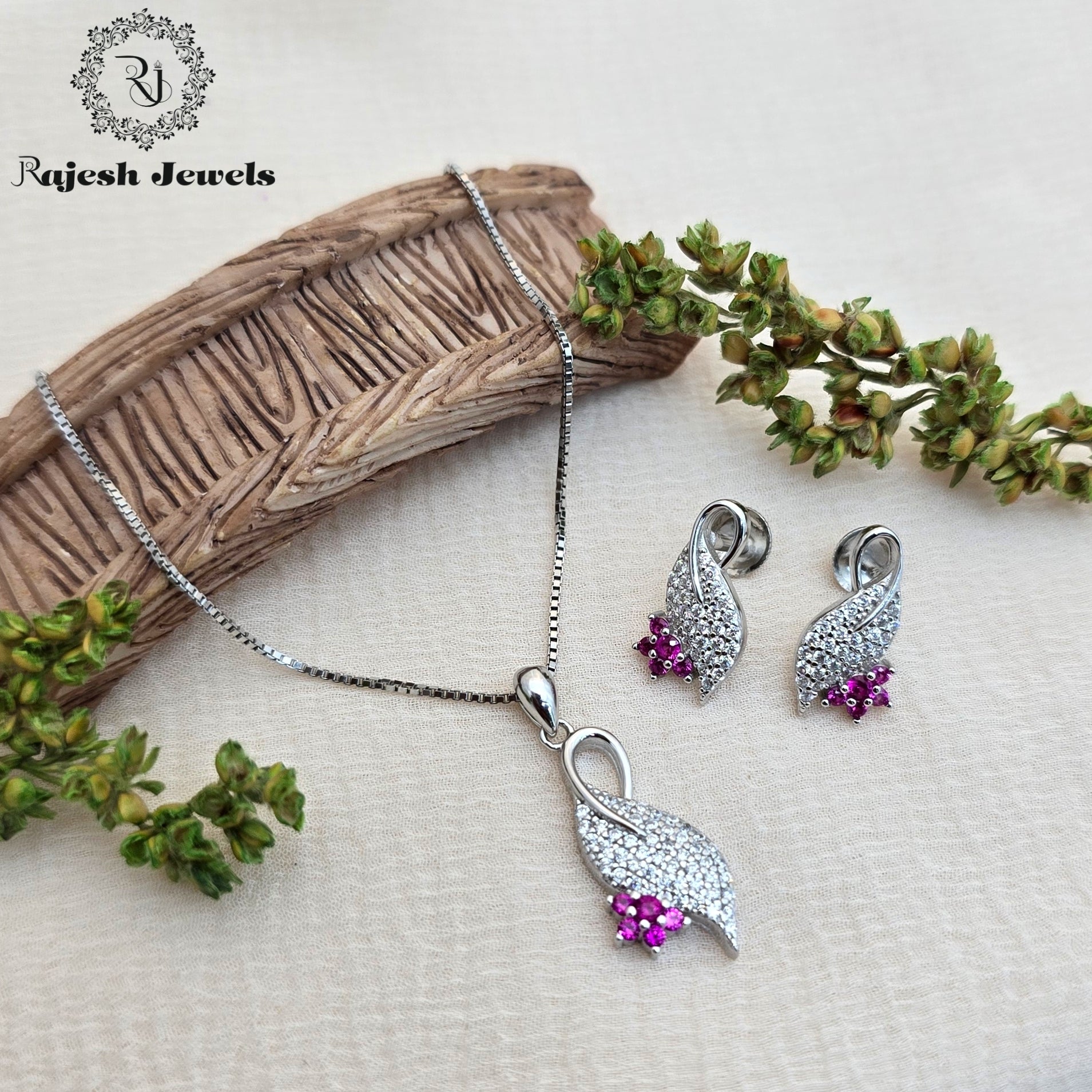 Charismatic Cz Silver Pendant Set