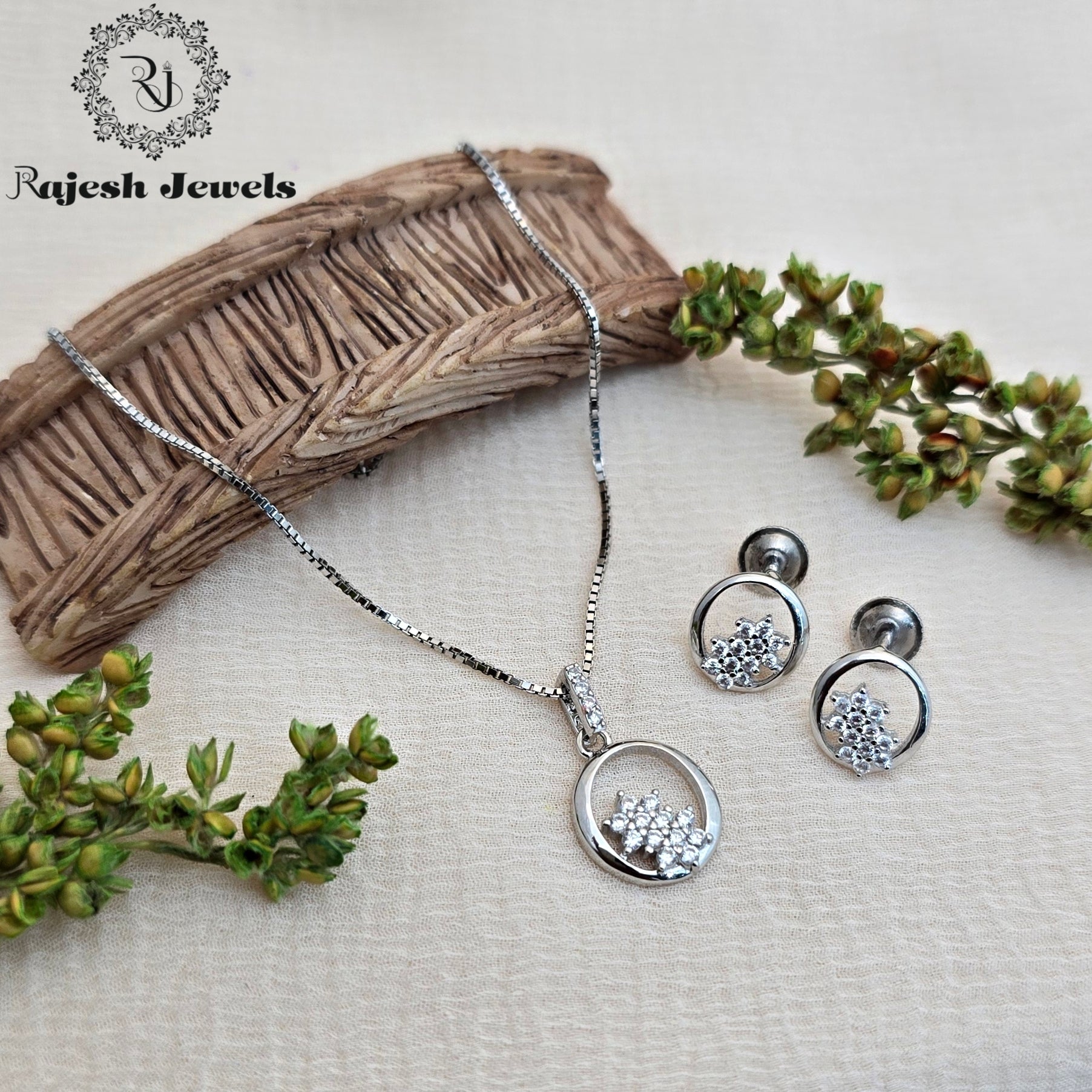 Alluring Cz Silver Pendant Set