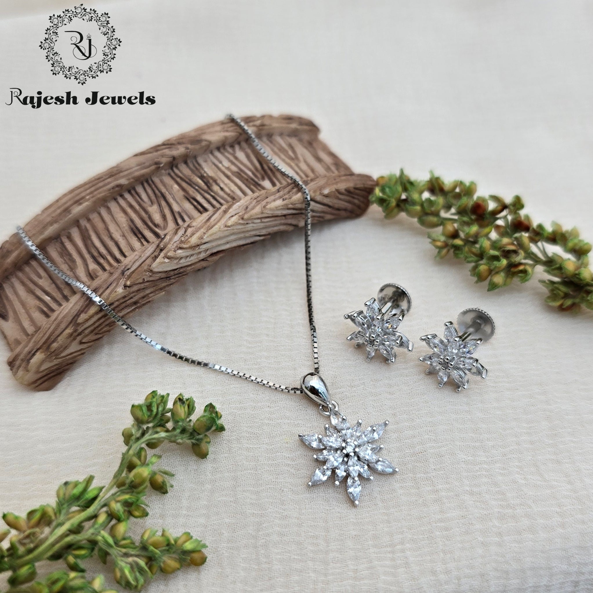Stunning floral Cz Pendent Set