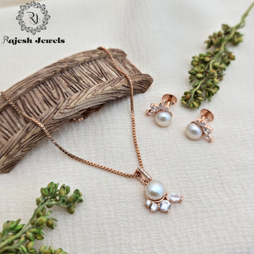 Blissful Pearl Cz Rosegold Pendent Set