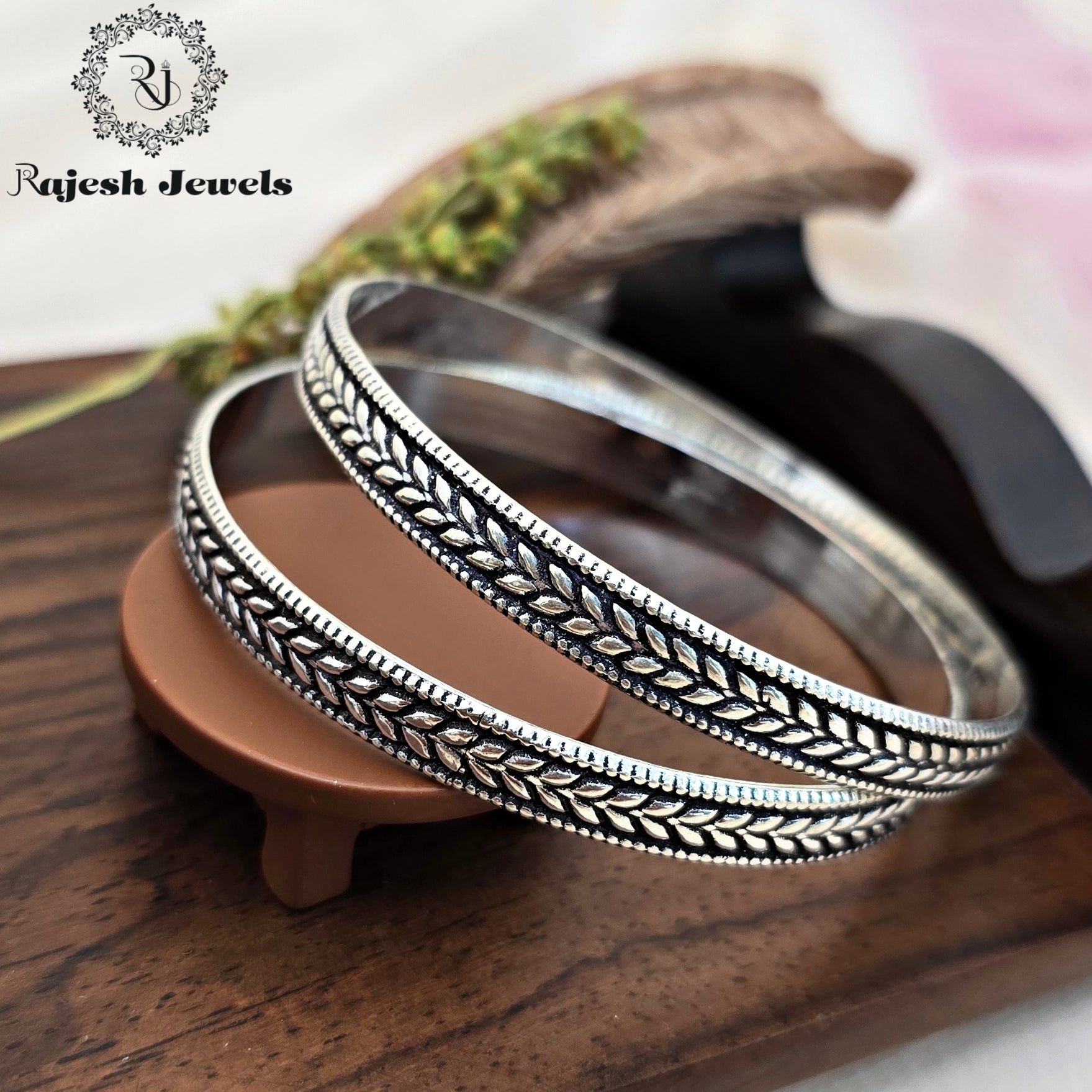 Mesmerizing Leafy Silver Oxidised Bangles ( Size - 2.6 )