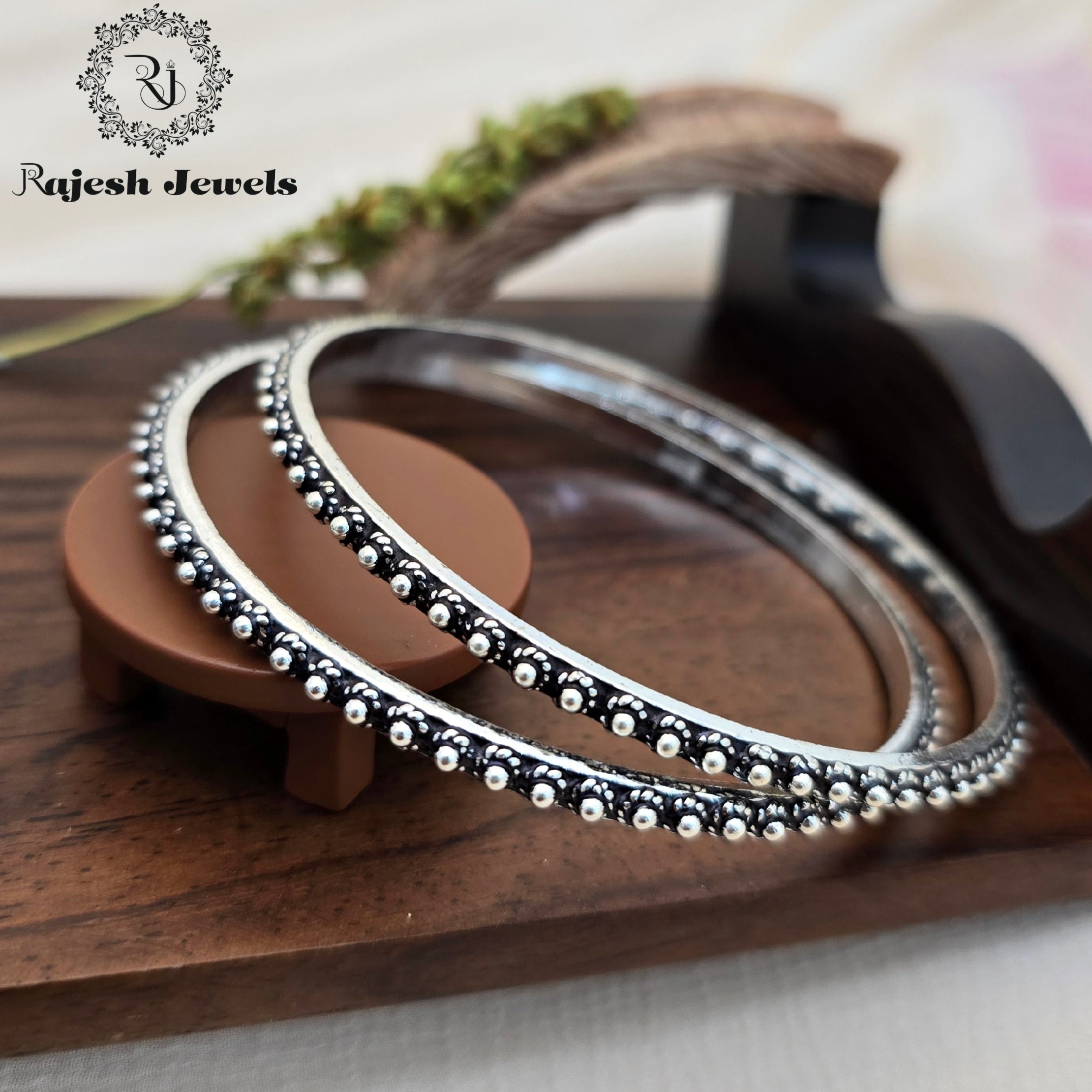 Attractive Oxidised Silver Bangles