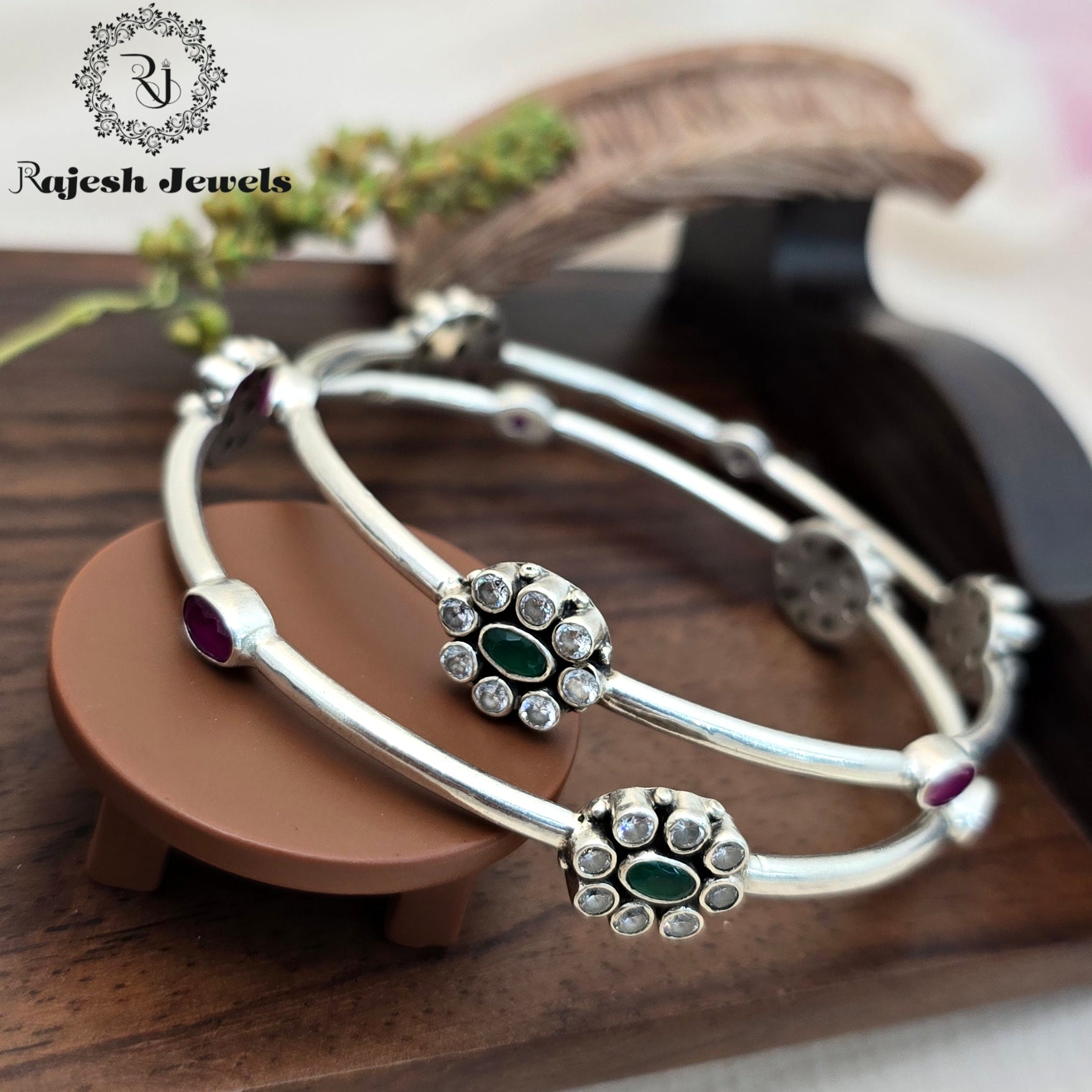Alluring Silver Cutstone Bangle (Size -2.6 )