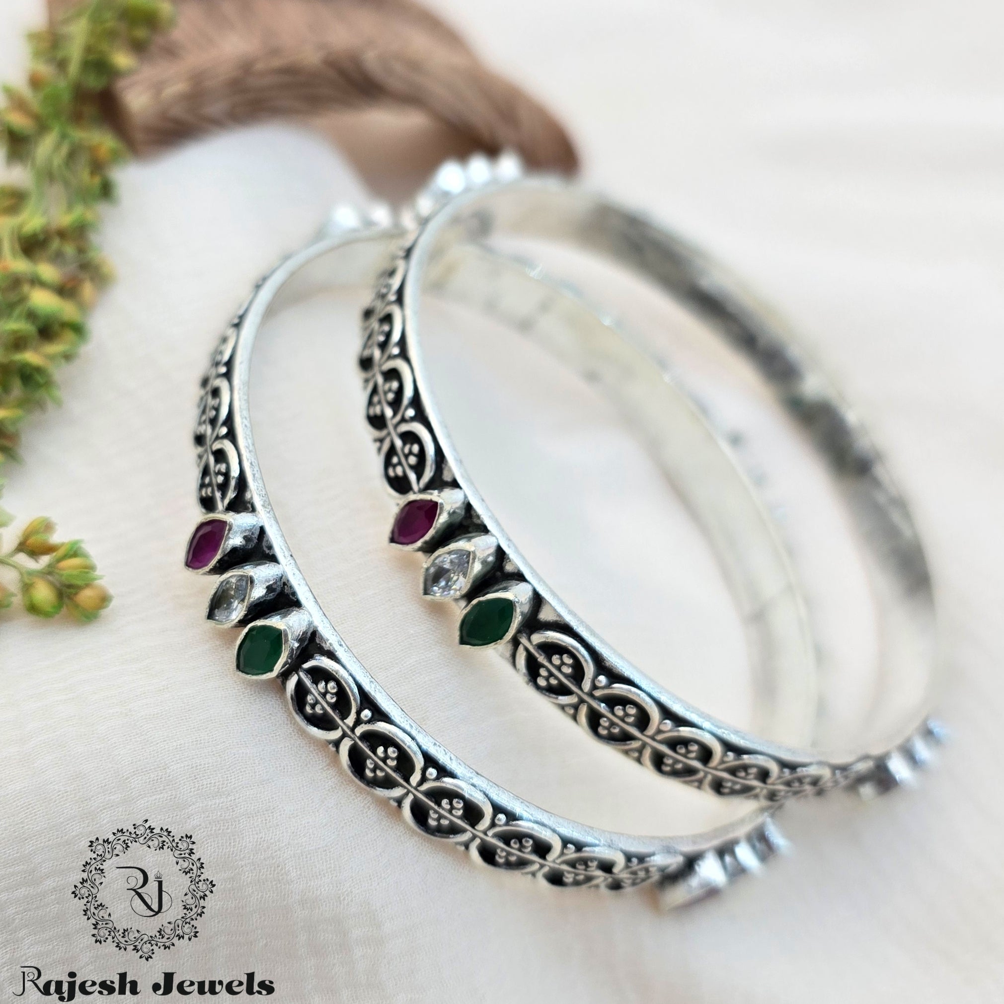 Glorified Oxidised Silver Cutstone Bangle