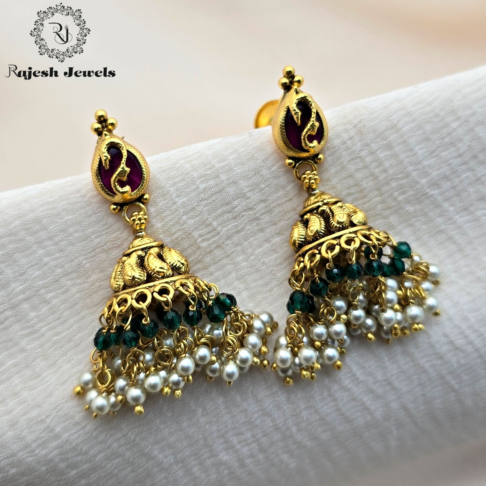 Nice-looking South Screw Gold  Polished Jhumka